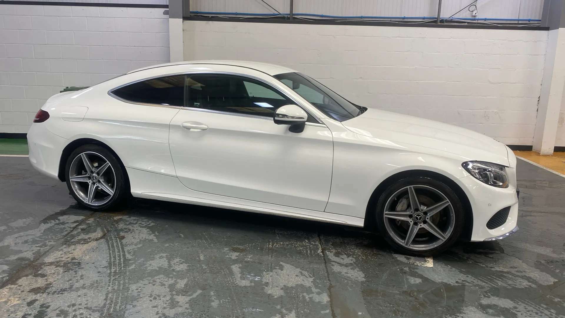 A 2018 MERCEDES-BENZ C CLASS C200 AMG Line 9G-Tronic A 2018 MERCEDES-BENZ C CLASS C200 AMG Line 9G-Tronic