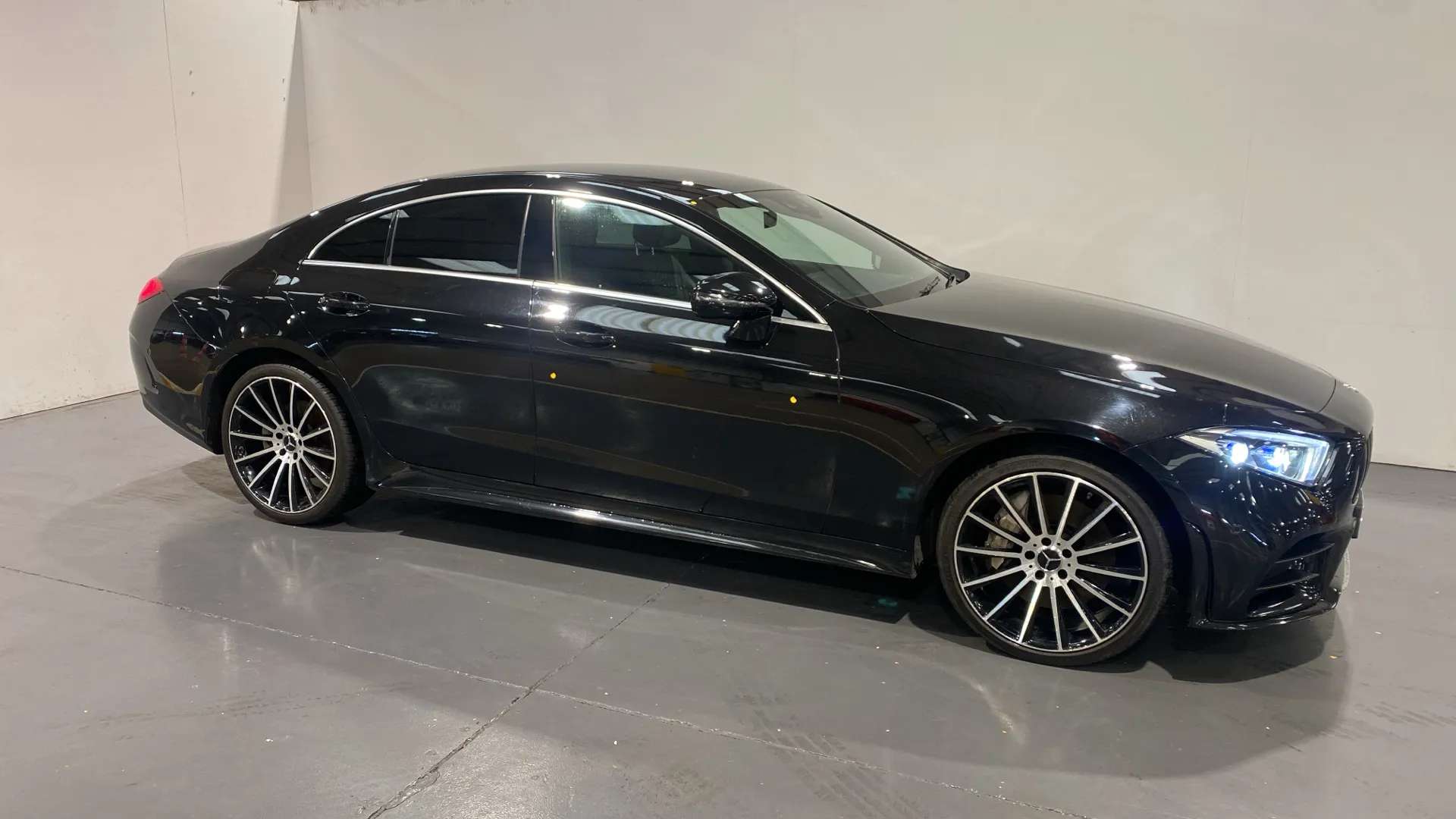 A 2019 MERCEDES-BENZ CLS CLS 350d 4Matic AMG Line 9G-Tronic A 2019 MERCEDES-BENZ CLS CLS 350d 4Matic AMG Line 9G-Tronic