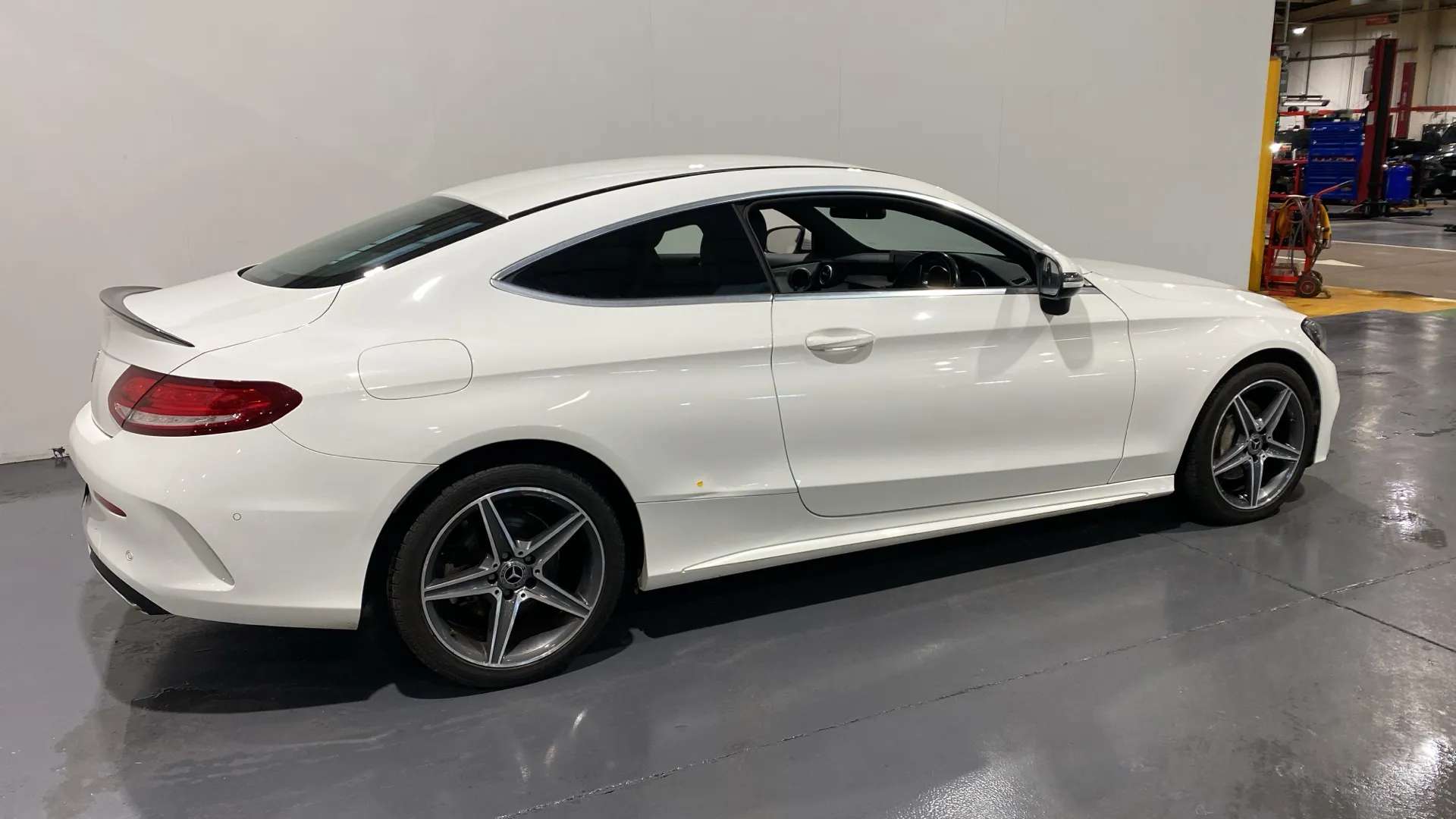A 2017 MERCEDES-BENZ C CLASS C200 AMG Line 9G-Tronic A 2017 MERCEDES-BENZ C CLASS C200 AMG Line 9G-Tronic