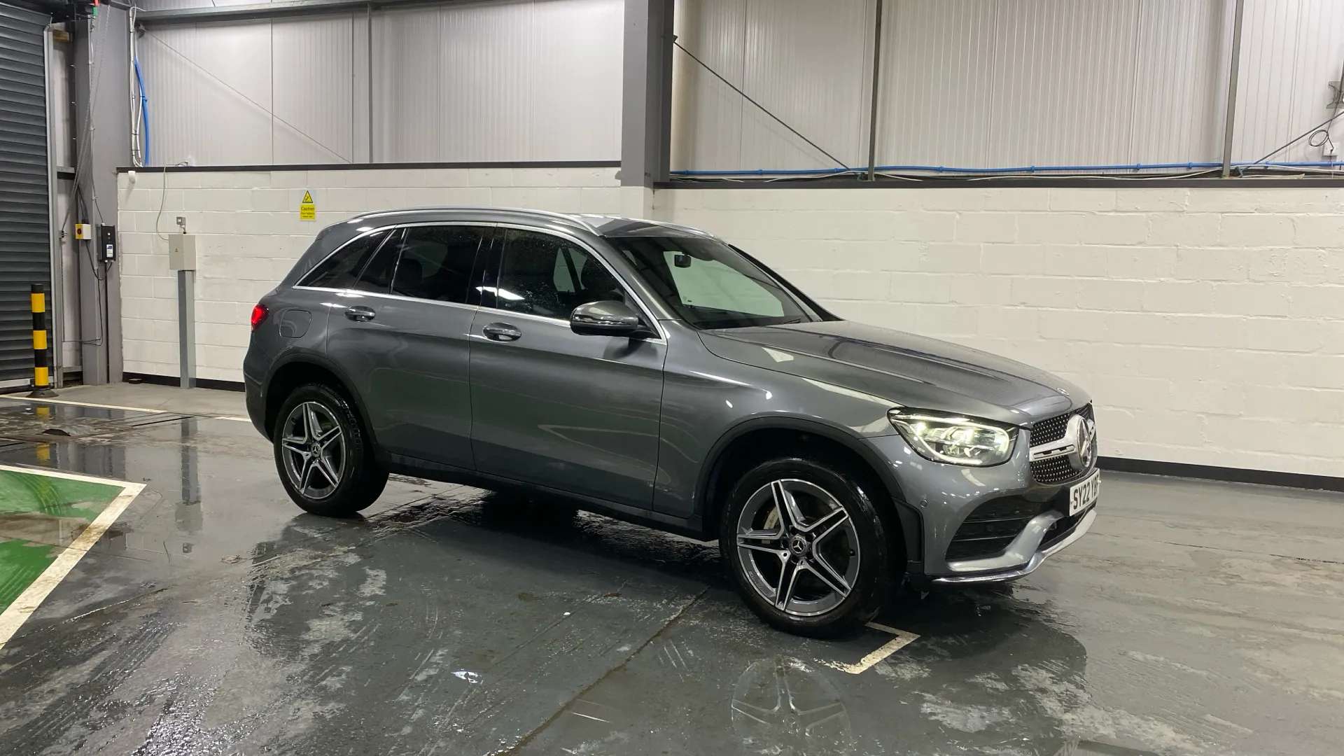 A 2022 MERCEDES-BENZ GLC GLC 300e 4Matic AMG Line 9G-Tronic A 2022 MERCEDES-BENZ GLC GLC 300e 4Matic AMG Line 9G-Tronic