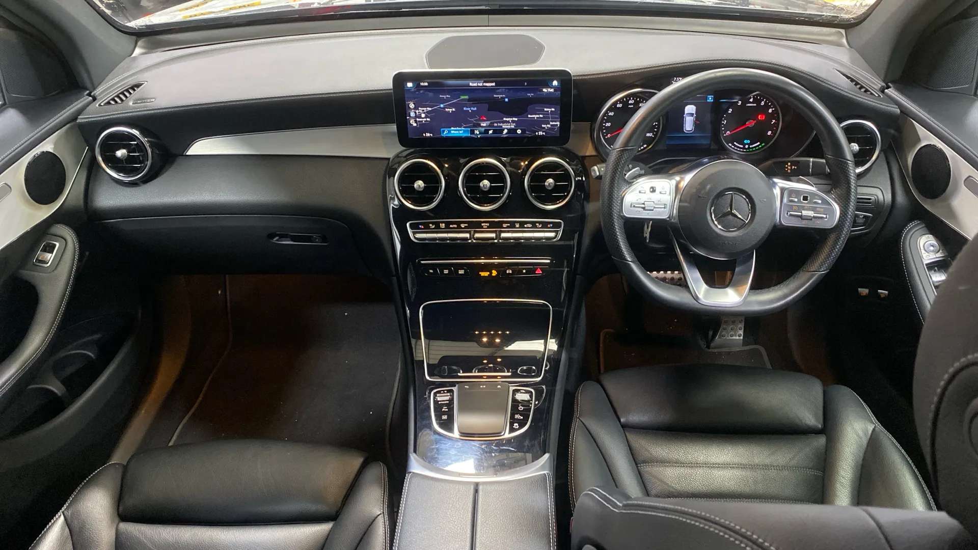 A 2022 MERCEDES-BENZ GLC GLC 300e 4Matic AMG Line 9G-Tronic A 2022 MERCEDES-BENZ GLC GLC 300e 4Matic AMG Line 9G-Tronic