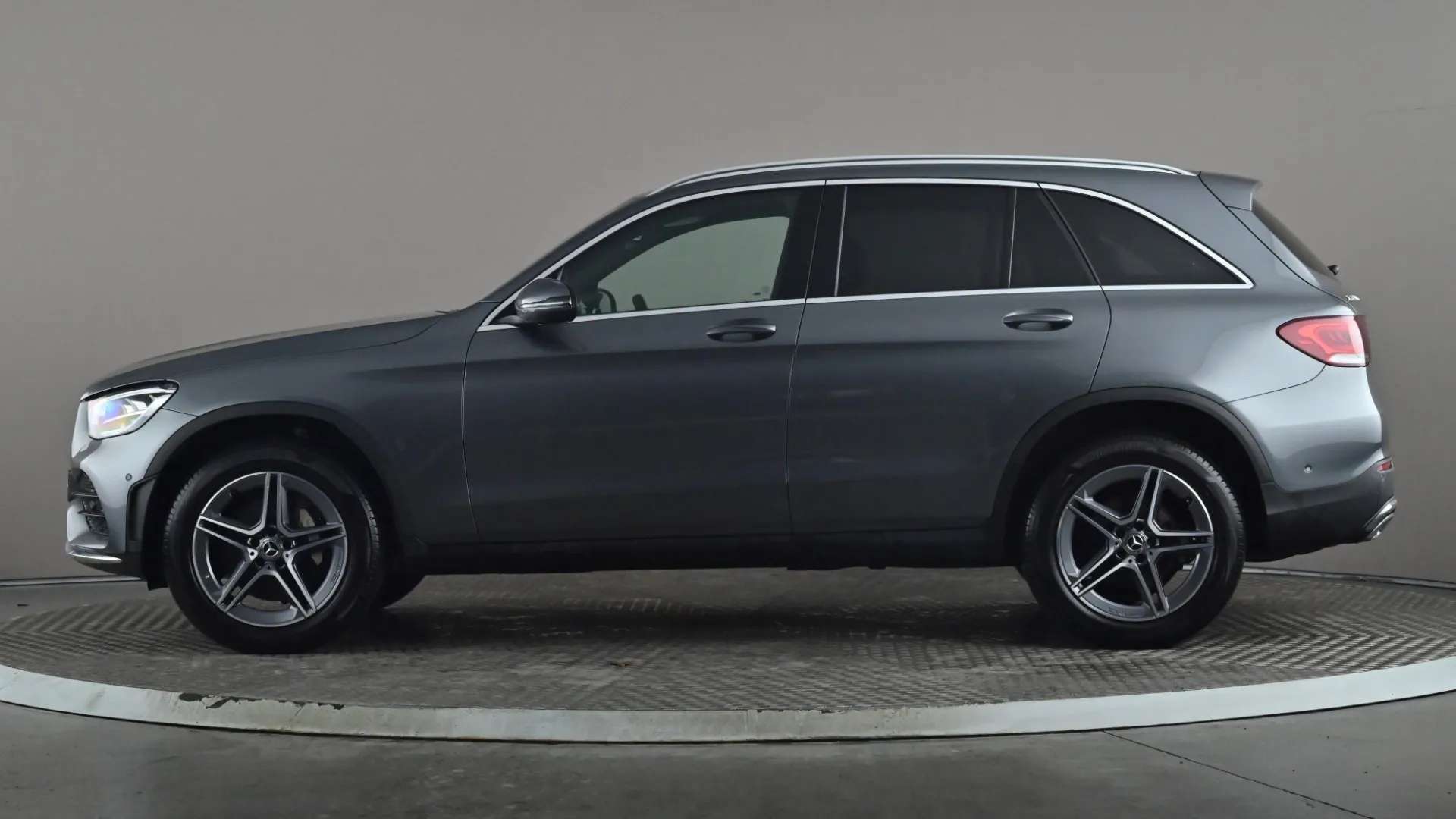 A 2022 MERCEDES-BENZ GLC GLC 300e 4Matic AMG Line 9G-Tronic A 2022 MERCEDES-BENZ GLC GLC 300e 4Matic AMG Line 9G-Tronic