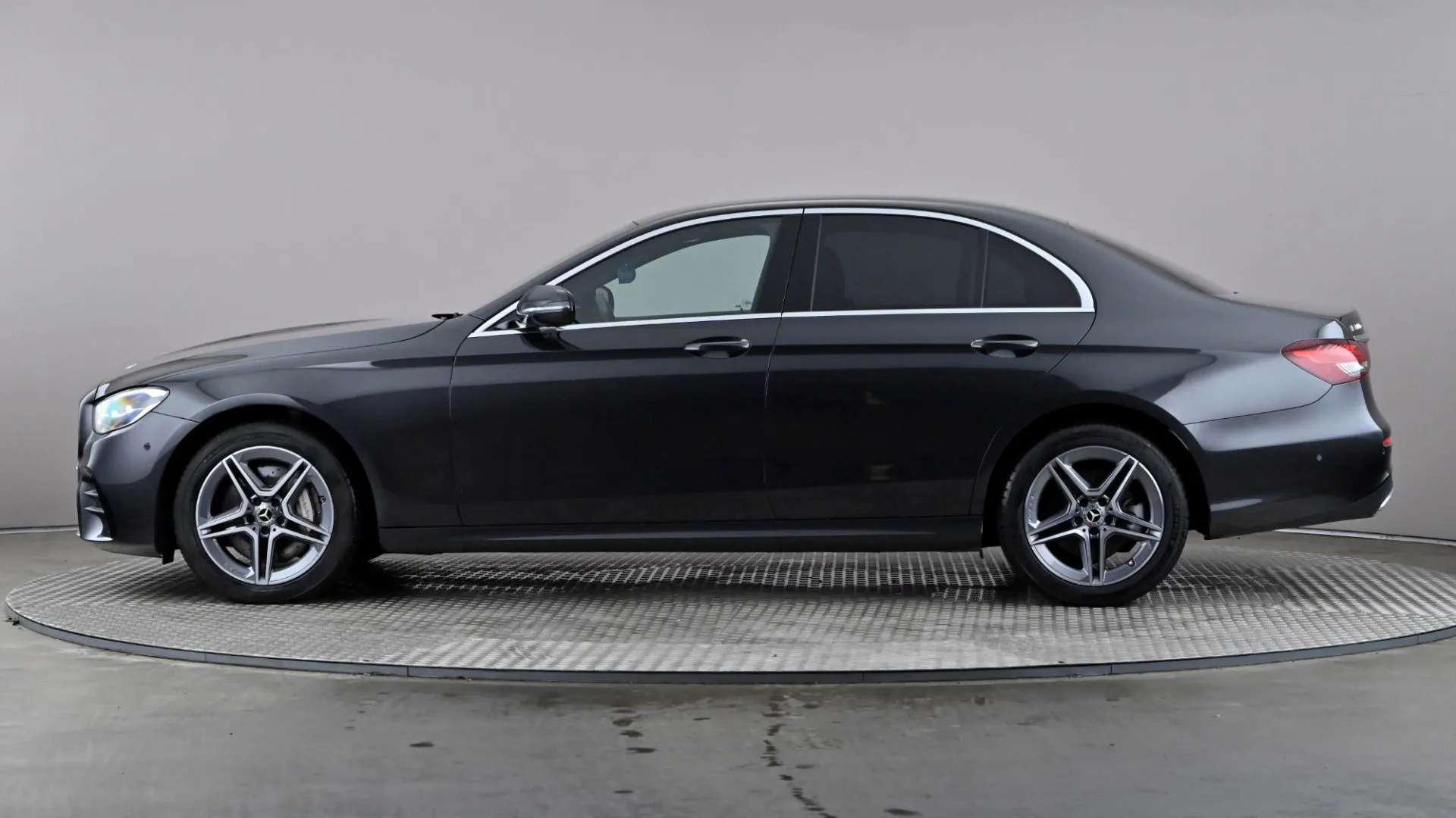 A 2023 MERCEDES-BENZ E CLASS E300e AMG Line 9G-Tronic A 2023 MERCEDES-BENZ E CLASS E300e AMG Line 9G-Tronic