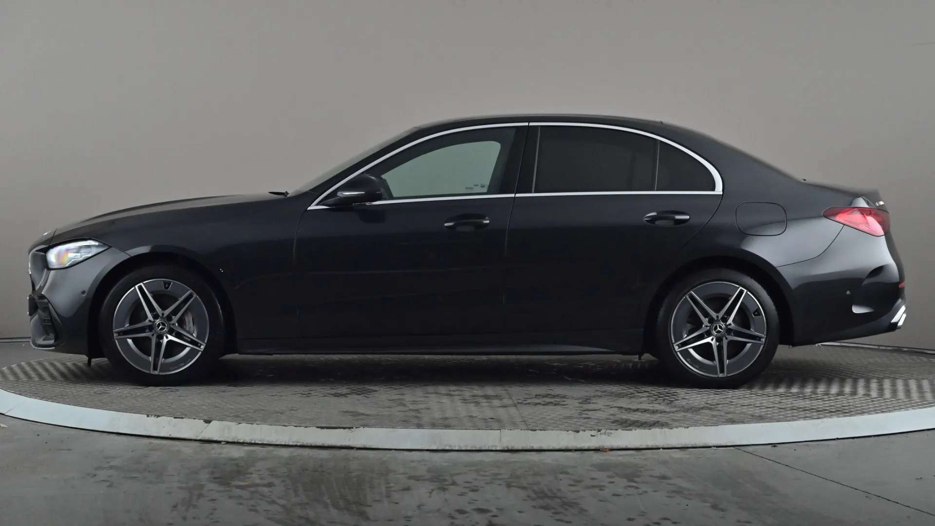 A 2022 MERCEDES-BENZ C CLASS C300e AMG Line 9G-Tronic A 2022 MERCEDES-BENZ C CLASS C300e AMG Line 9G-Tronic