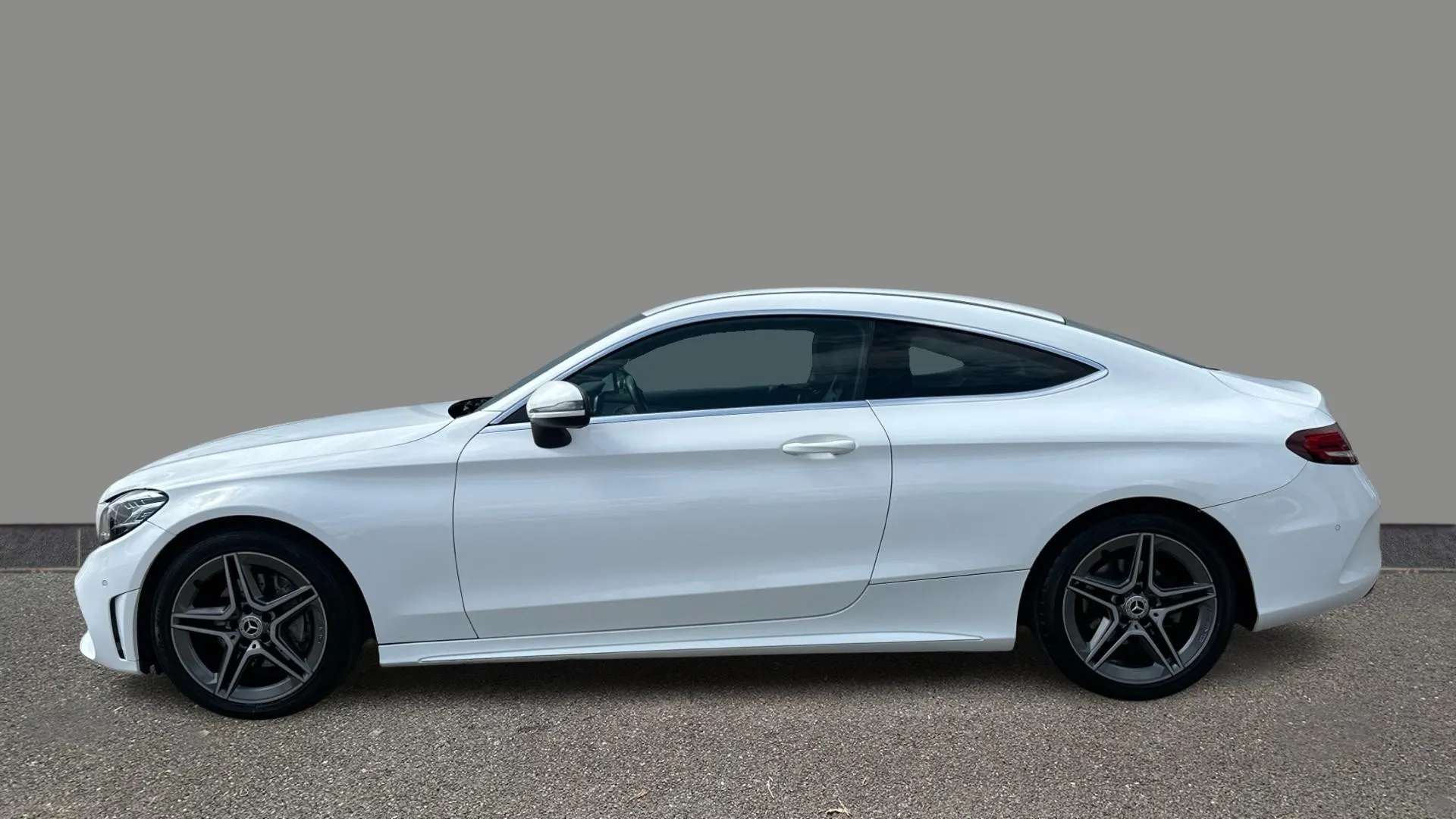 A 2018 MERCEDES-BENZ C CLASS C200 AMG Line 9G-Tronic A 2018 MERCEDES-BENZ C CLASS C200 AMG Line 9G-Tronic