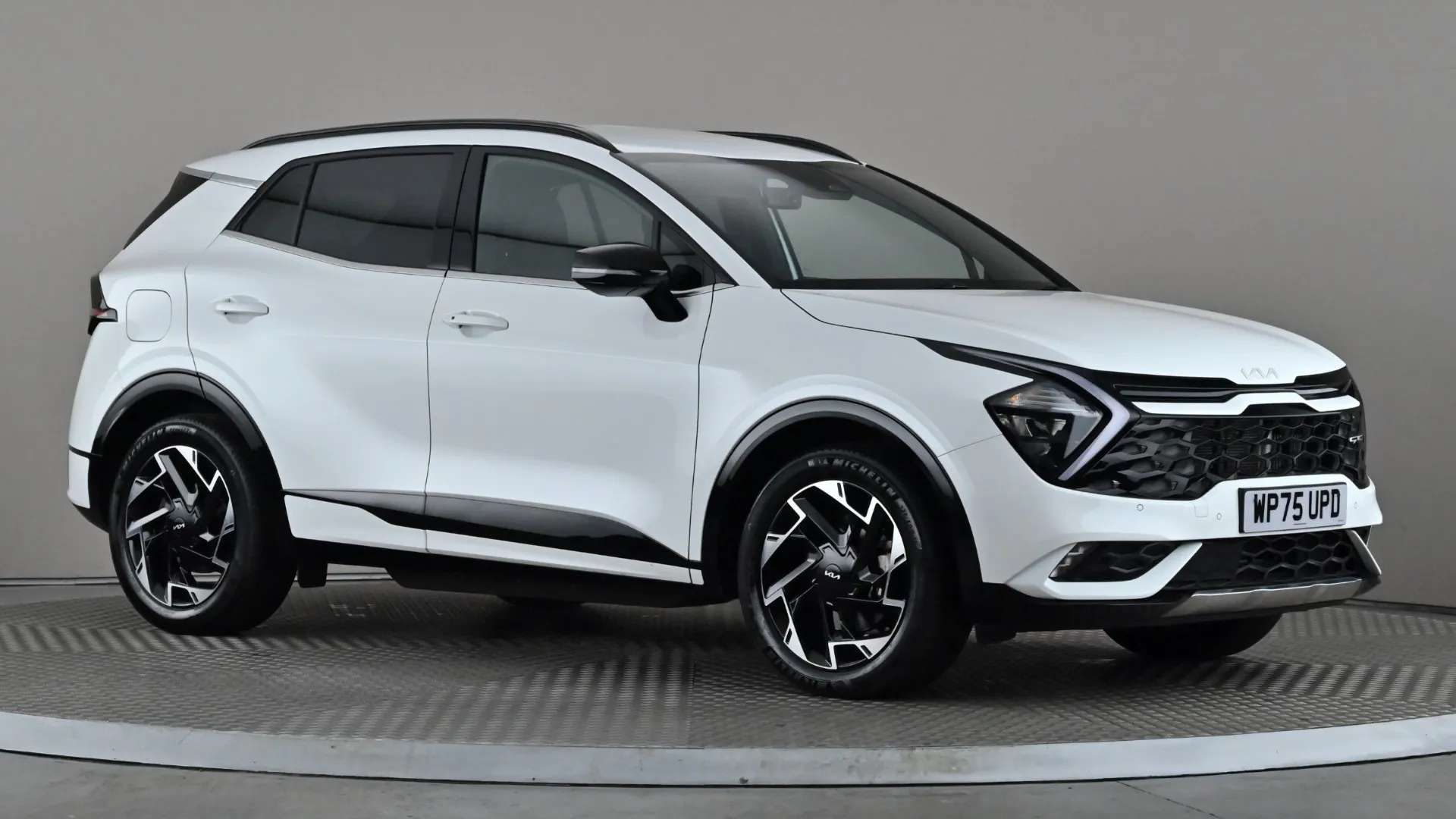 A 2025 KIA SPORTAGE 1.6T GDi 241 PHEV GT-Line Auto AWD A 2025 KIA SPORTAGE 1.6T GDi 241 PHEV GT-Line Auto AWD