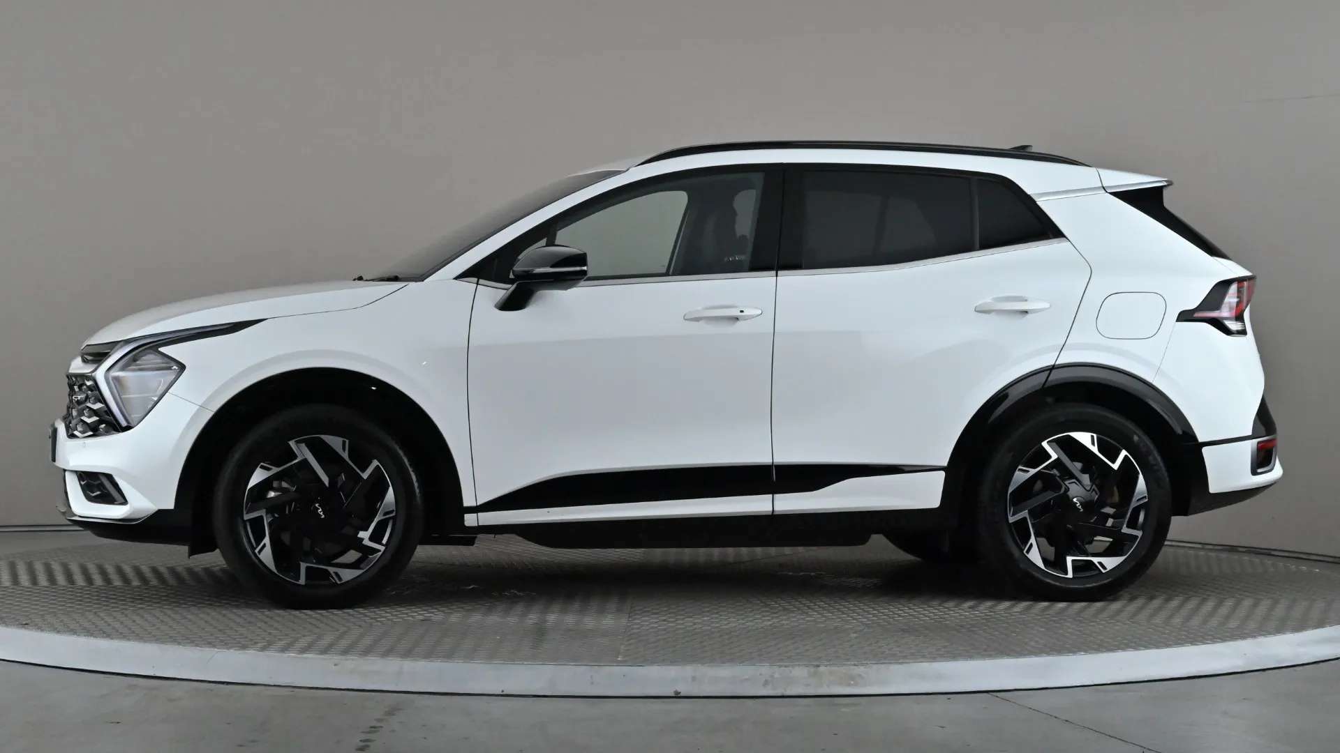 A 2025 KIA SPORTAGE 1.6T GDi 241 PHEV GT-Line Auto AWD A 2025 KIA SPORTAGE 1.6T GDi 241 PHEV GT-Line Auto AWD