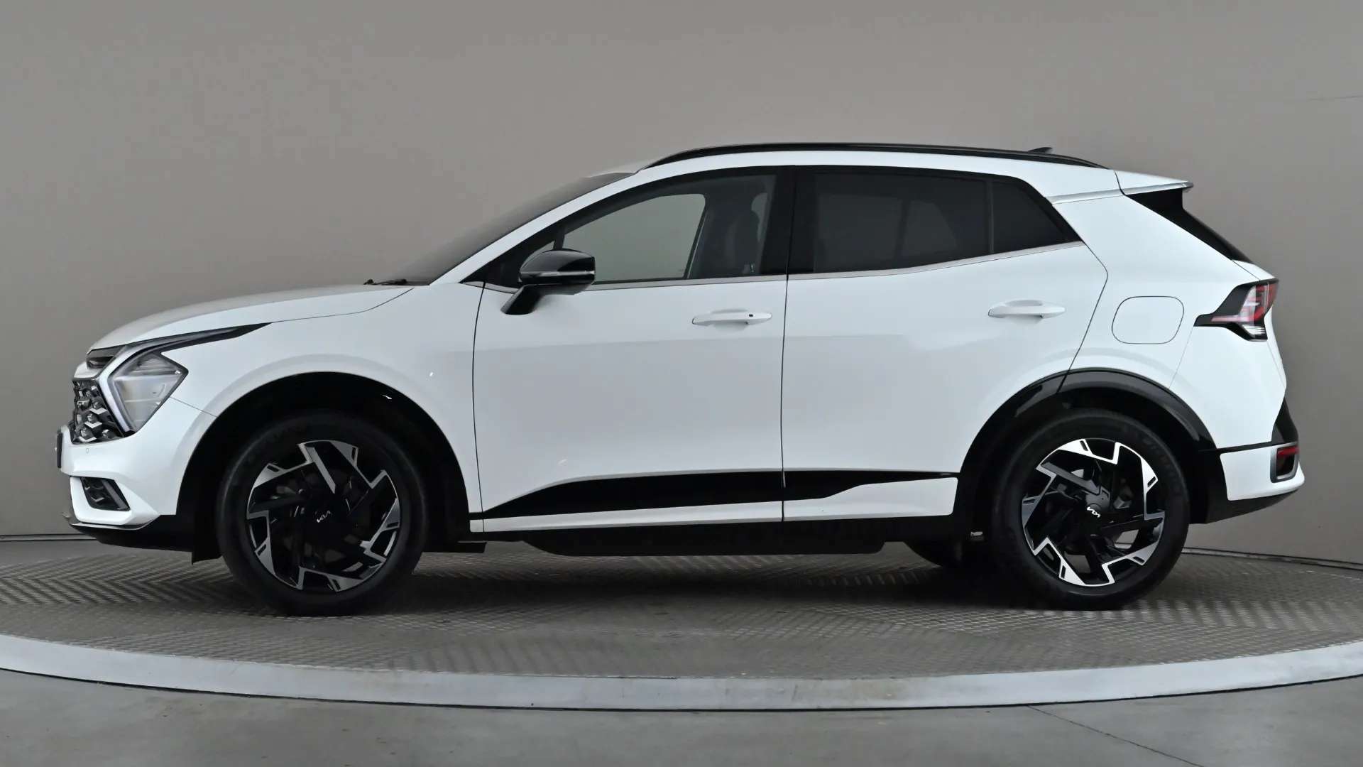 A 2025 KIA SPORTAGE 1.6T GDi 241 PHEV GT-Line Auto AWD A 2025 KIA SPORTAGE 1.6T GDi 241 PHEV GT-Line Auto AWD