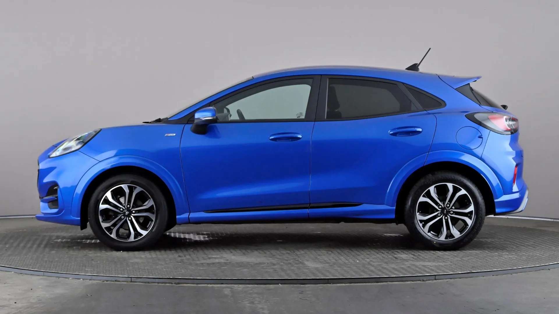 A 2021 FORD PUMA 1.0 EcoBoost Hybrid mHEV ST-Line Design A 2021 FORD PUMA 1.0 EcoBoost Hybrid mHEV ST-Line Design