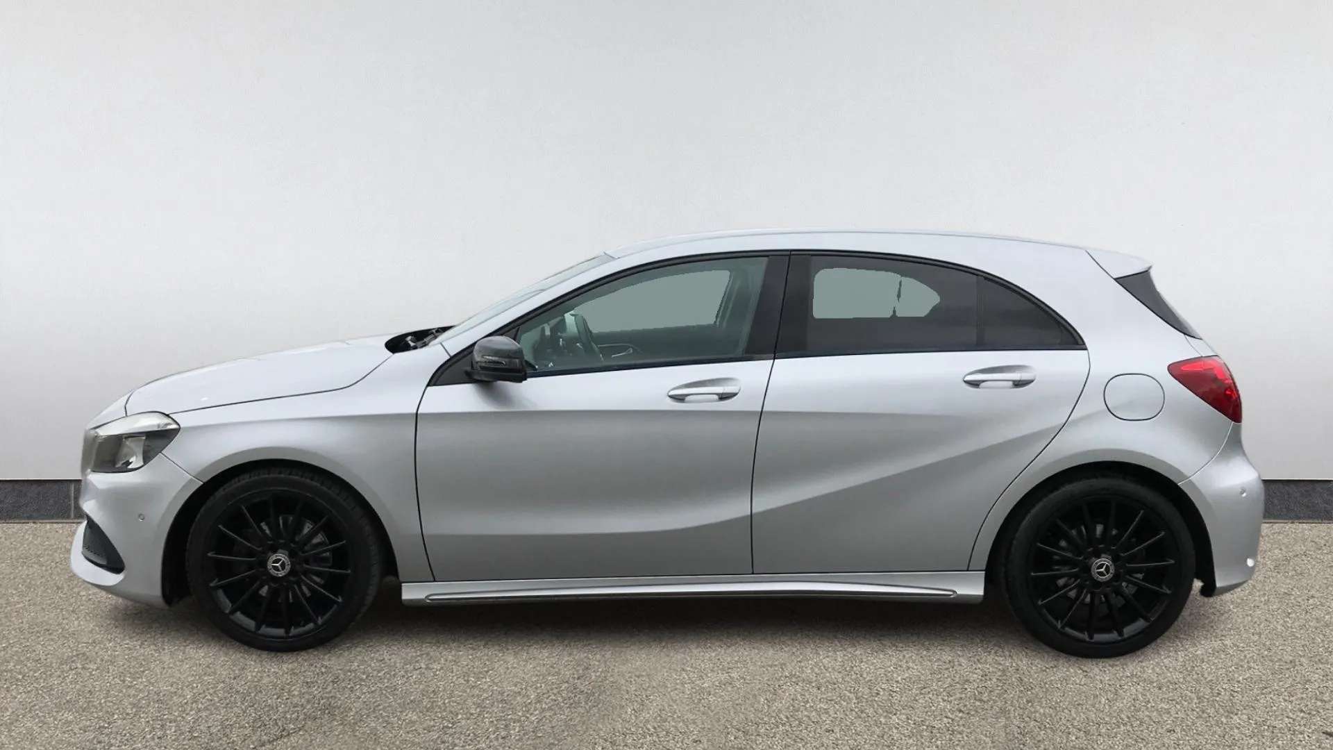 A 2018 MERCEDES-BENZ A CLASS A180d AMG Line Executive A 2018 MERCEDES-BENZ A CLASS A180d AMG Line Executive