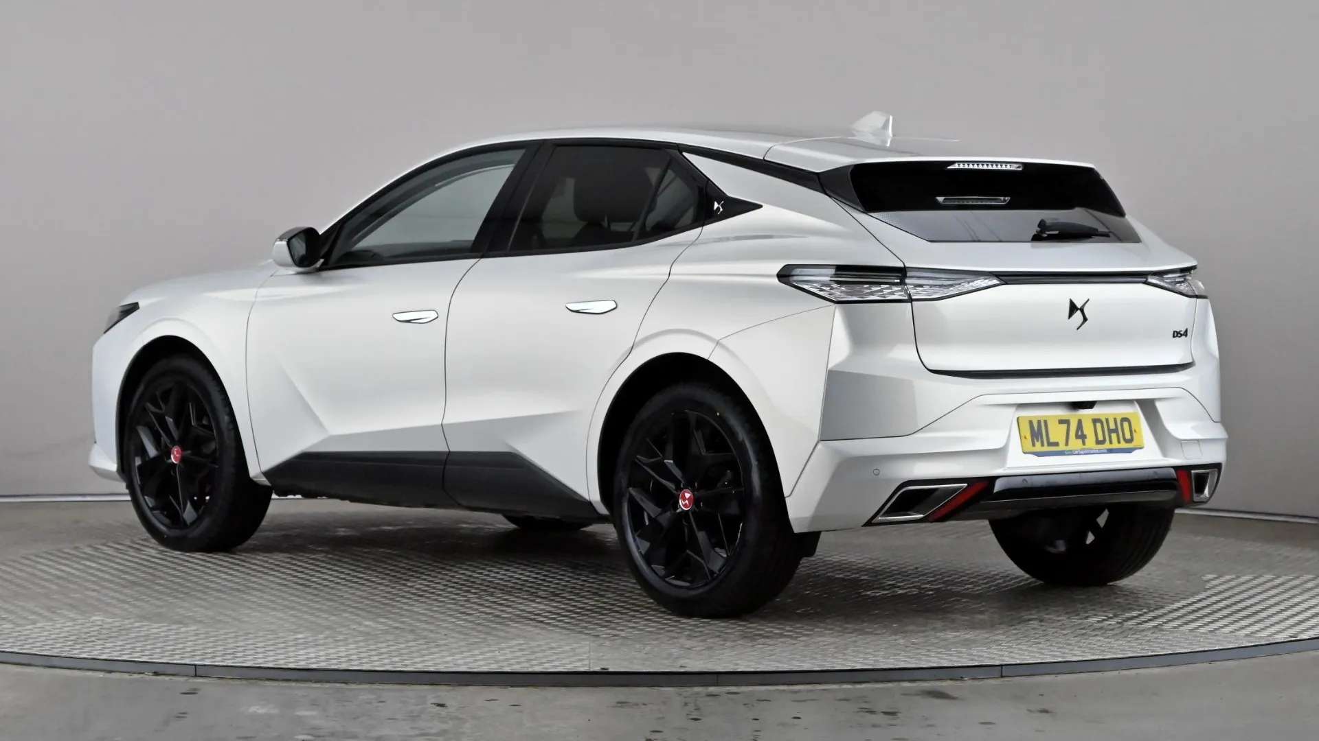A 2024 DS DS 4 1.2 PureTech Performance Line Nav EAT8 A 2024 DS DS 4 1.2 PureTech Performance Line Nav EAT8