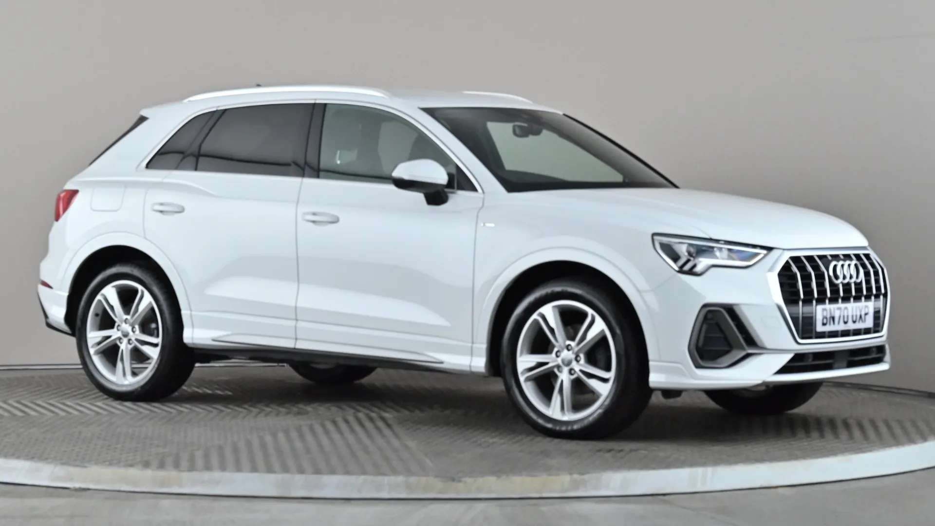 A 2020 AUDI Q3 35 TFSI S Line S Tronic A 2020 AUDI Q3 35 TFSI S Line S Tronic