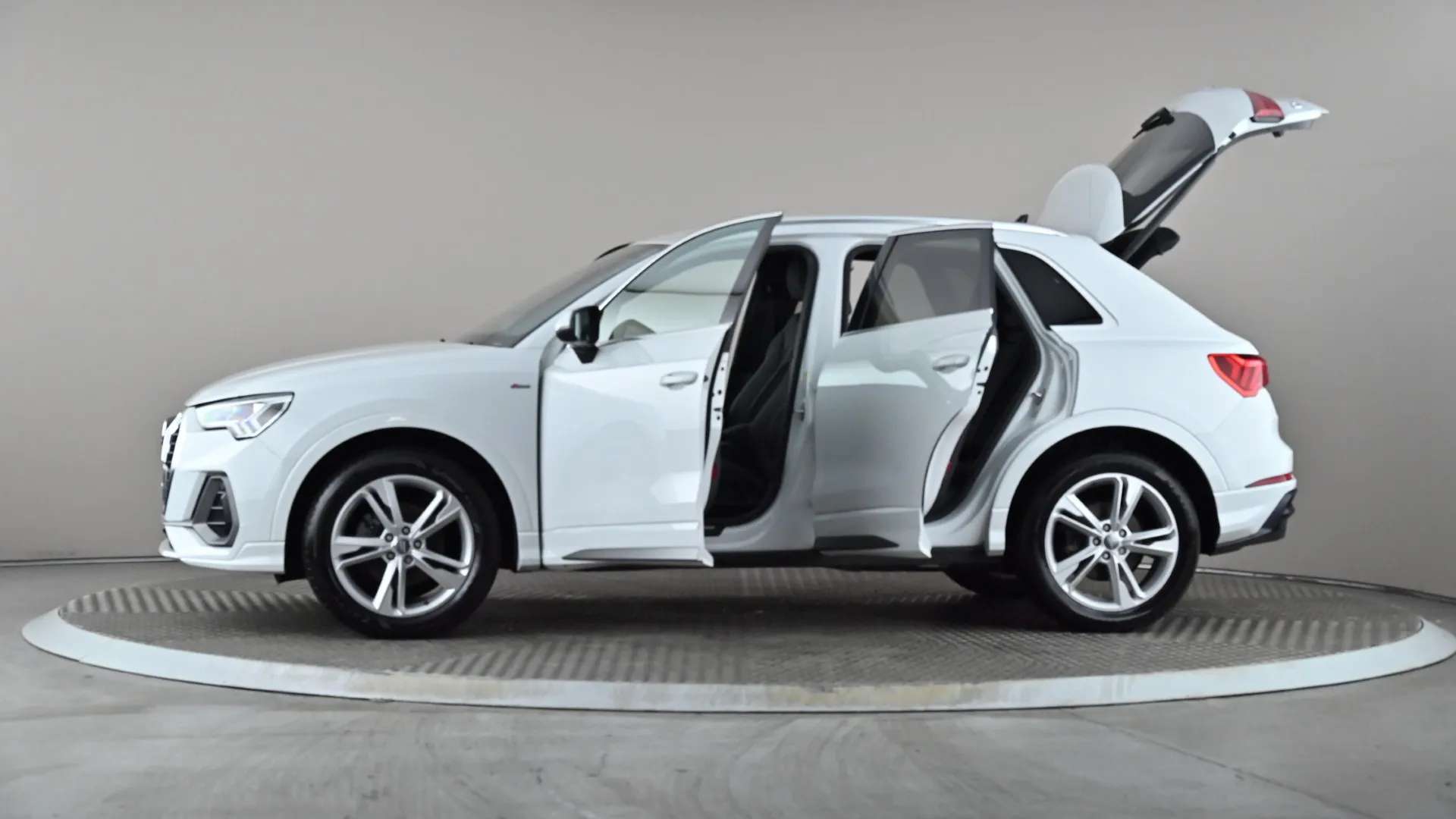 2020 AUDI Q3 2020 AUDI Q3