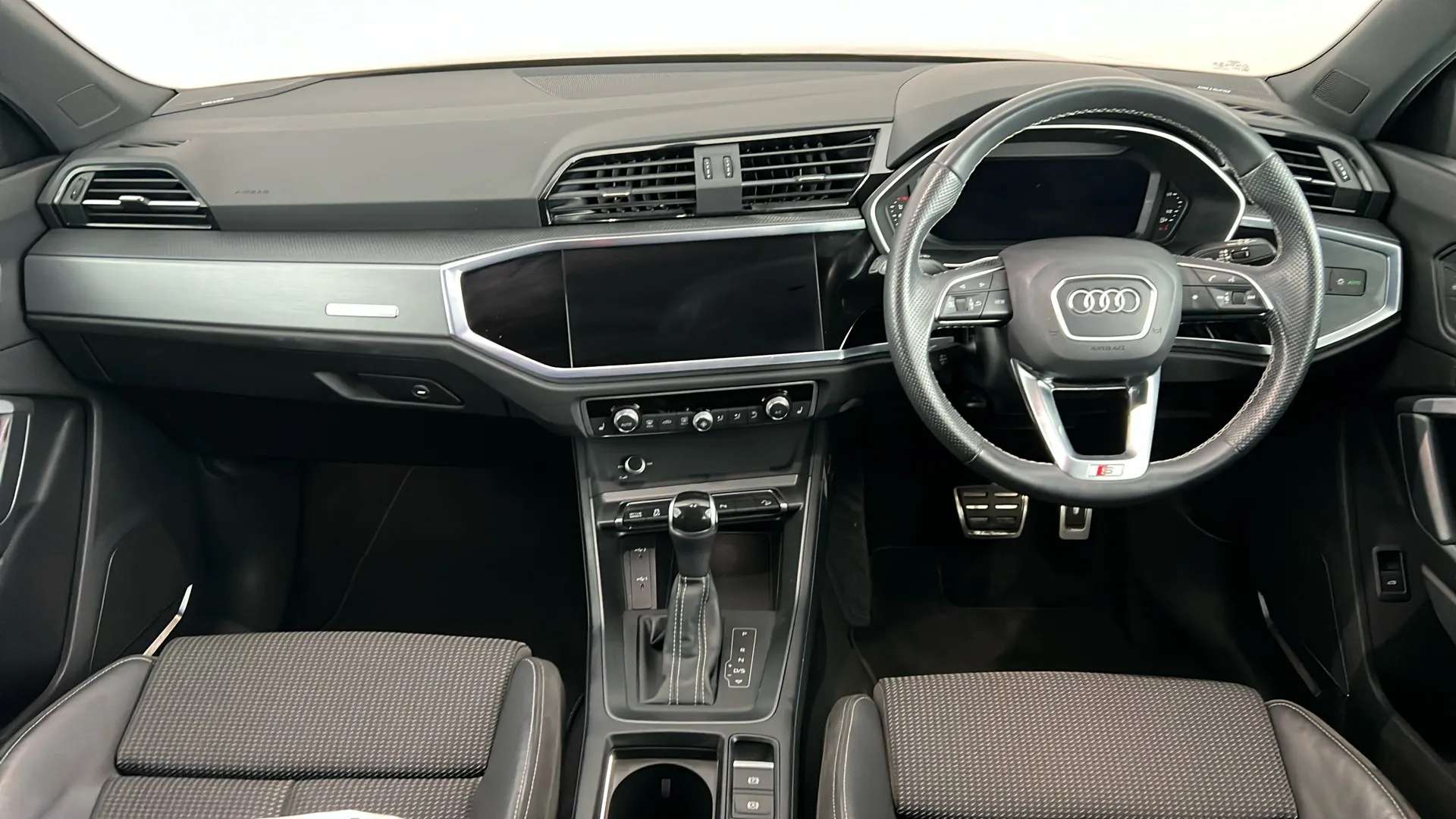 2021 AUDI Q3 2021 AUDI Q3