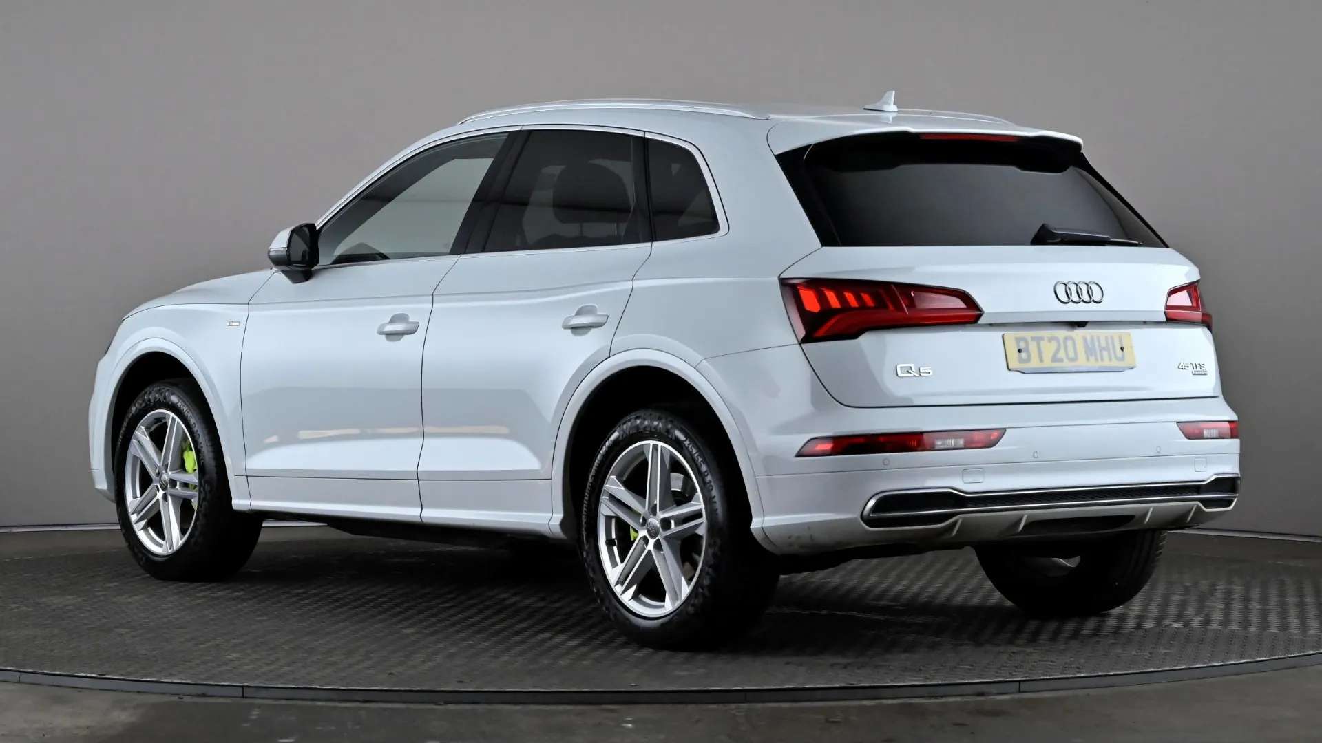 A 2020 AUDI Q5 45 TFSI Quattro S Line S Tronic A 2020 AUDI Q5 45 TFSI Quattro S Line S Tronic