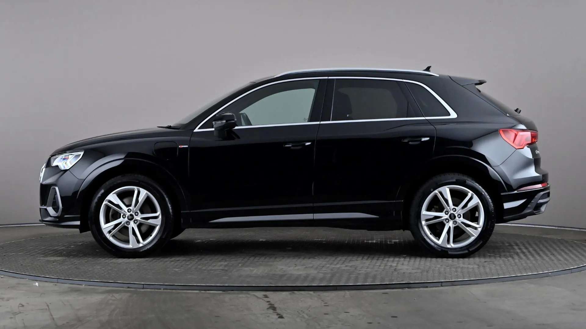 A 2023 AUDI Q3 45 TFSI e S Line S Tronic A 2023 AUDI Q3 45 TFSI e S Line S Tronic