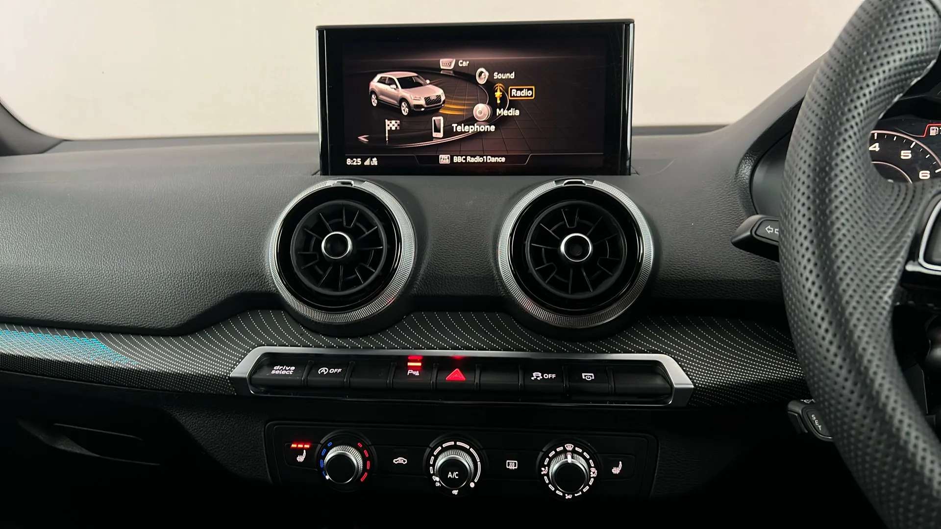 2023 AUDI Q2 2023 AUDI Q2