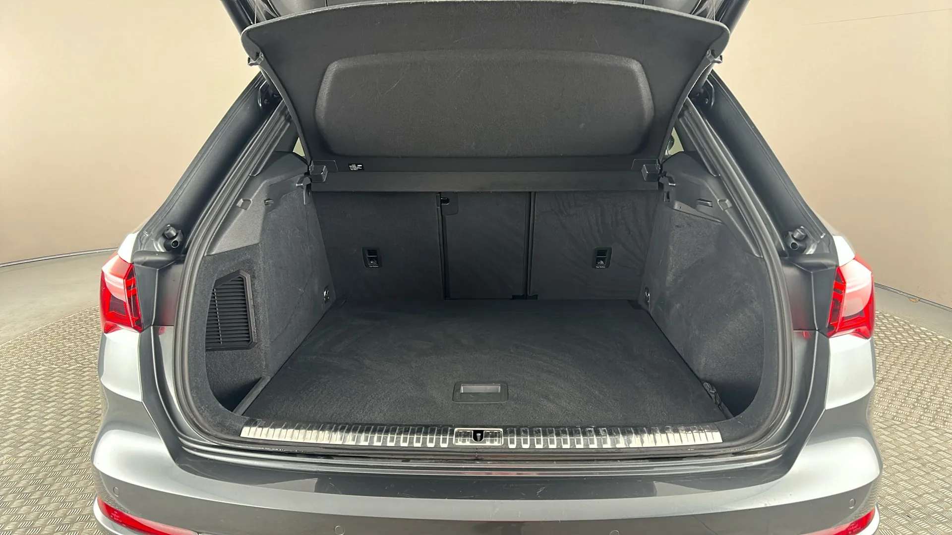 2023 AUDI Q3 2023 AUDI Q3