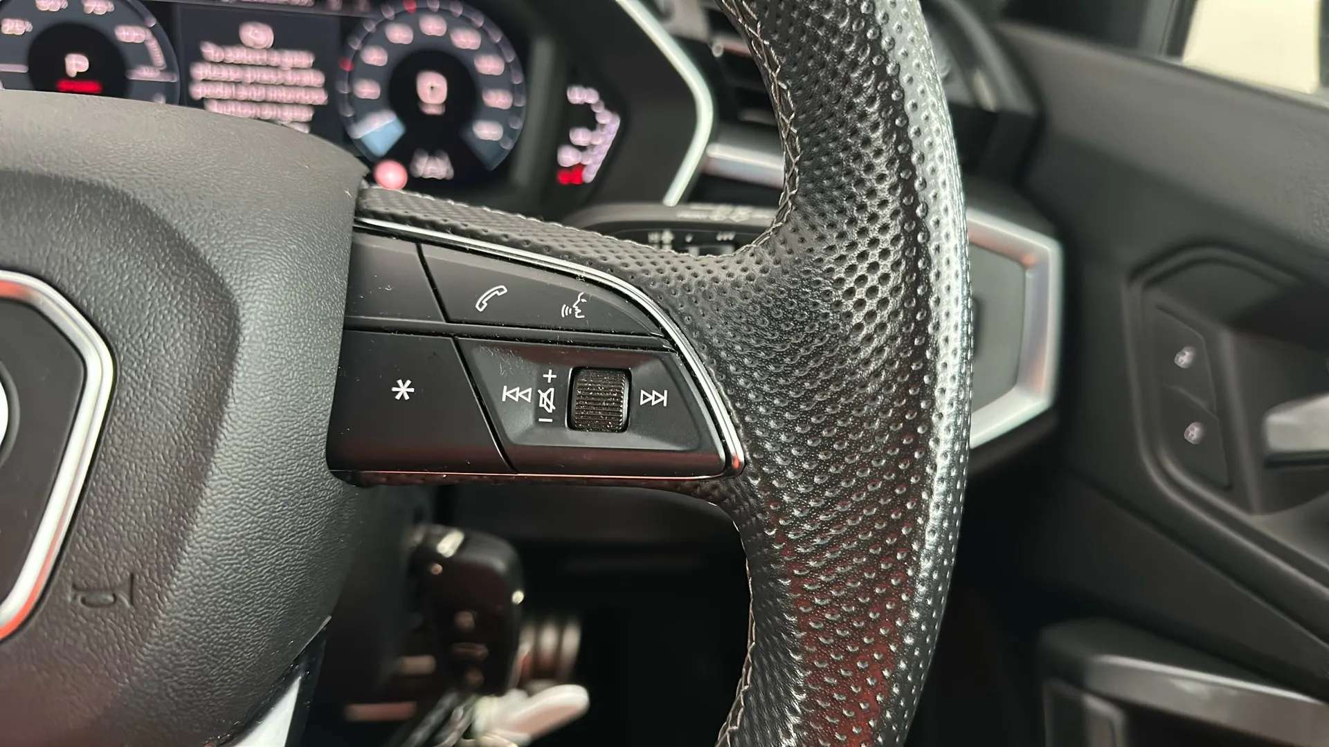 2023 AUDI Q3 2023 AUDI Q3