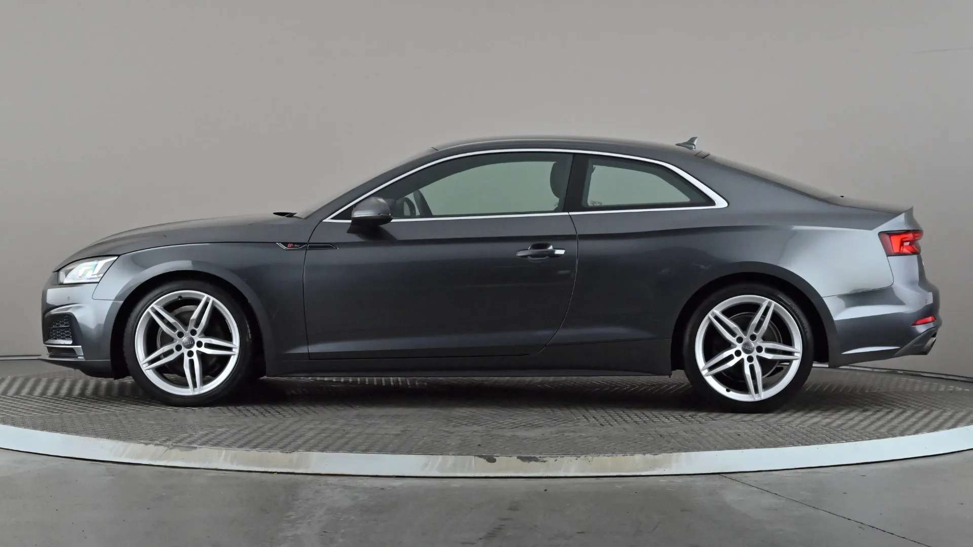 A 2020 AUDI A5 35 TFSI S Line S Tronic A 2020 AUDI A5 35 TFSI S Line S Tronic