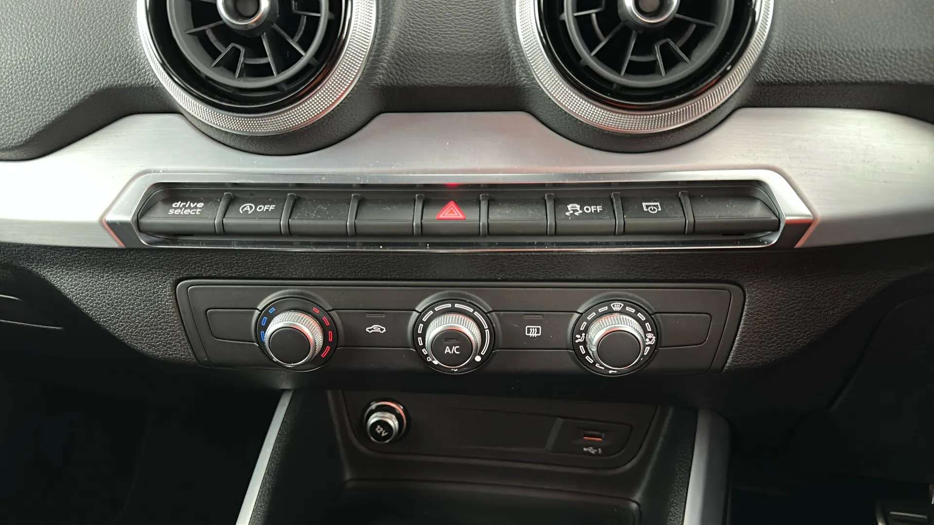 2023 AUDI Q2 2023 AUDI Q2