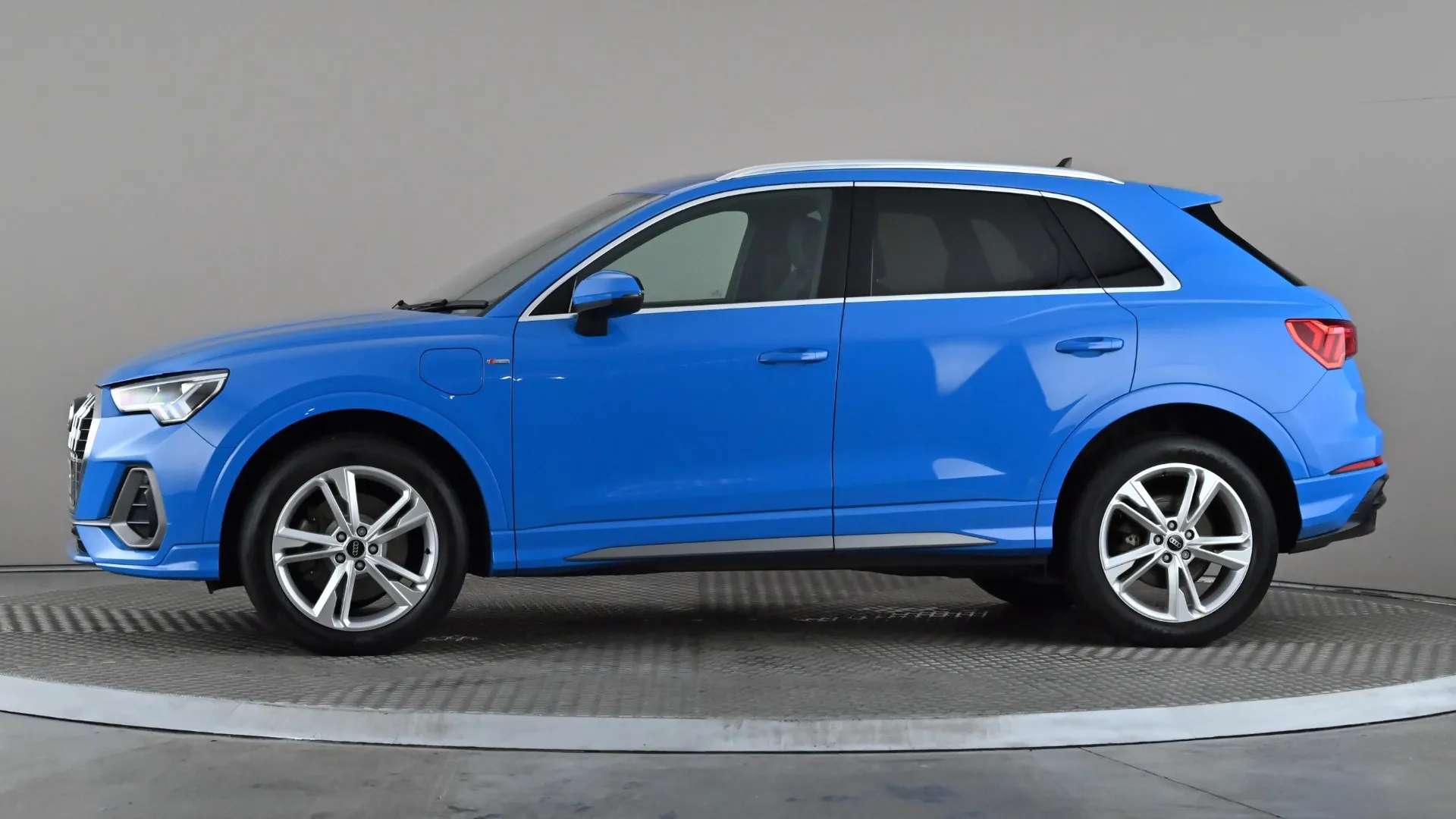 A 2022 AUDI Q3 45 TFSI e S Line S Tronic A 2022 AUDI Q3 45 TFSI e S Line S Tronic