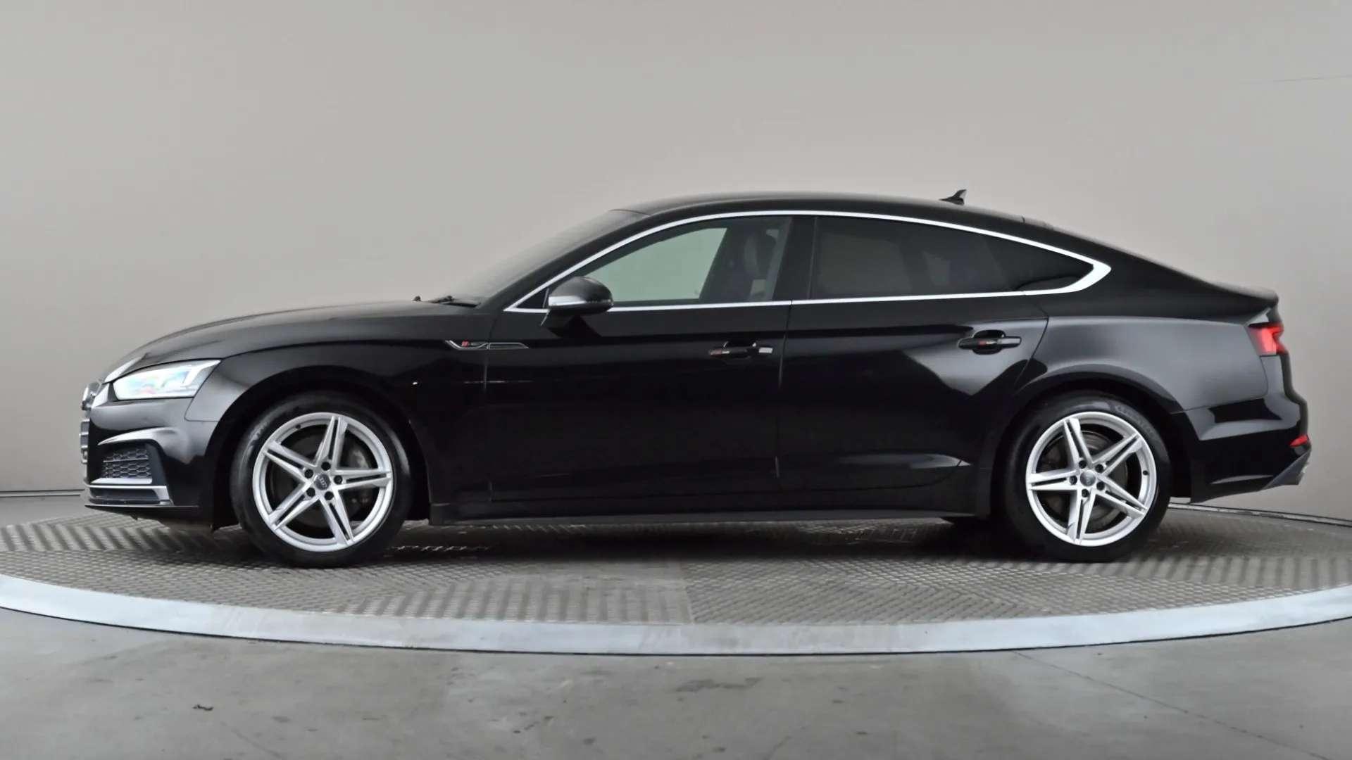 A 2018 AUDI A5 2.0 TFSI Quattro S Line S Tronic A 2018 AUDI A5 2.0 TFSI Quattro S Line S Tronic