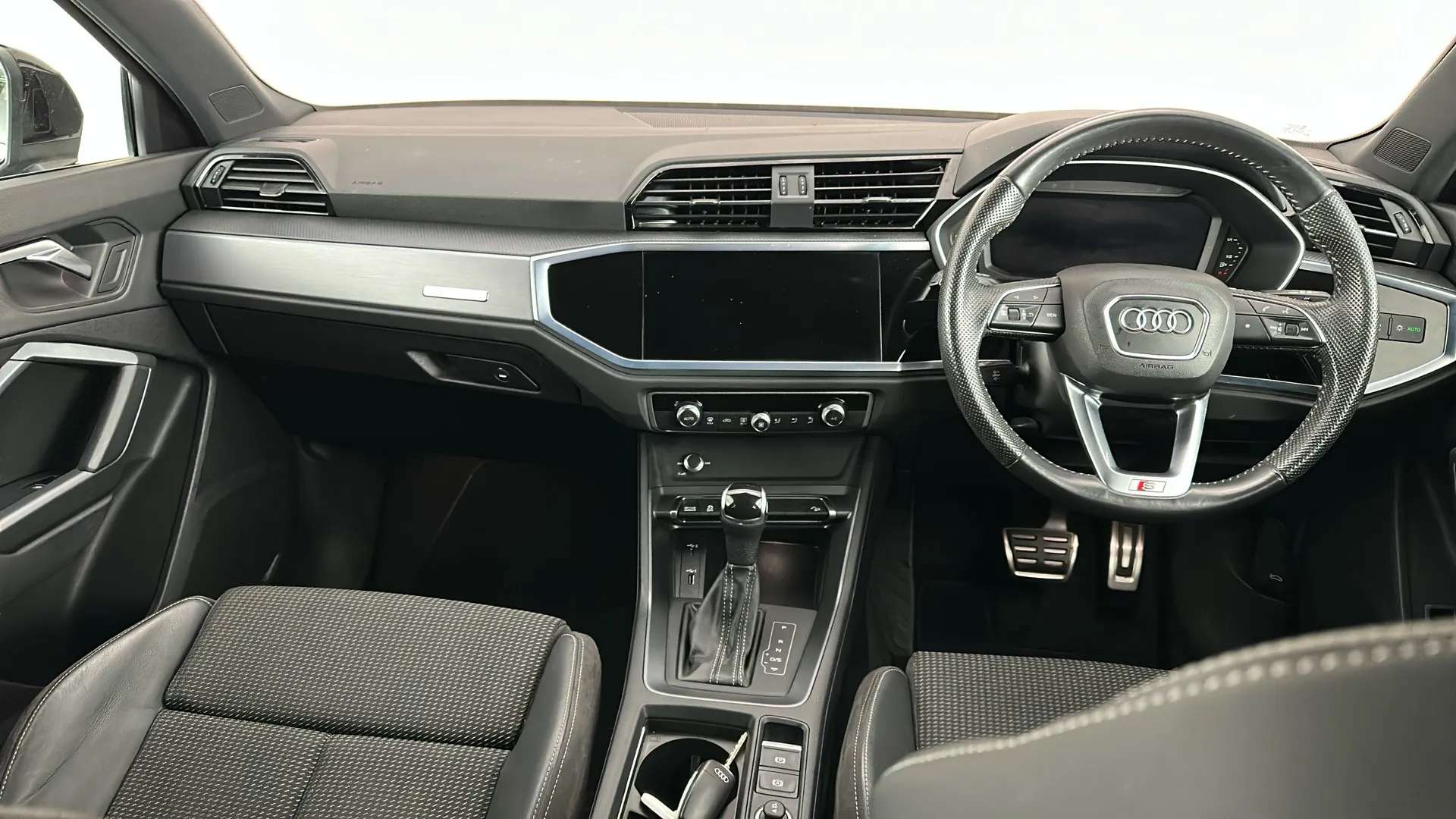 2020 AUDI Q3 2020 AUDI Q3