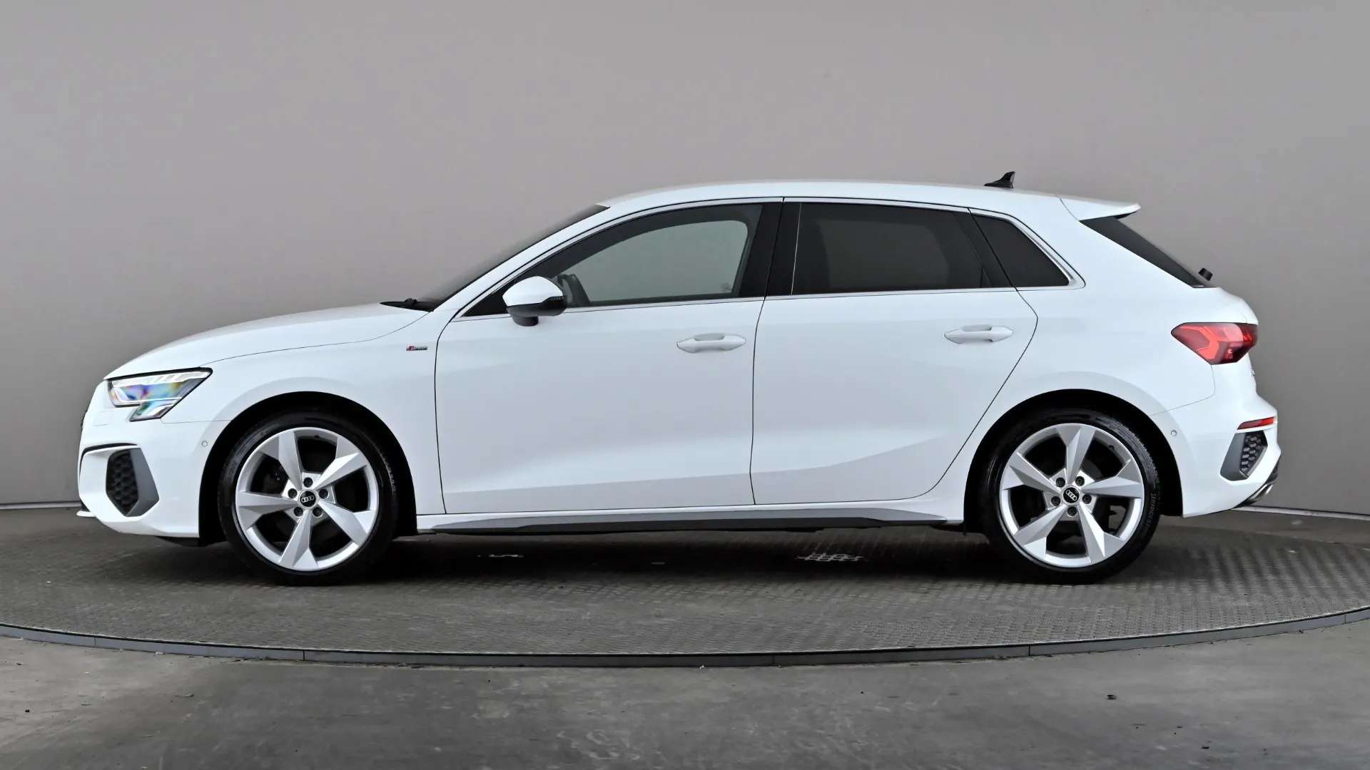 A 2021 AUDI A3 35 TFSI S Line S Tronic A 2021 AUDI A3 35 TFSI S Line S Tronic