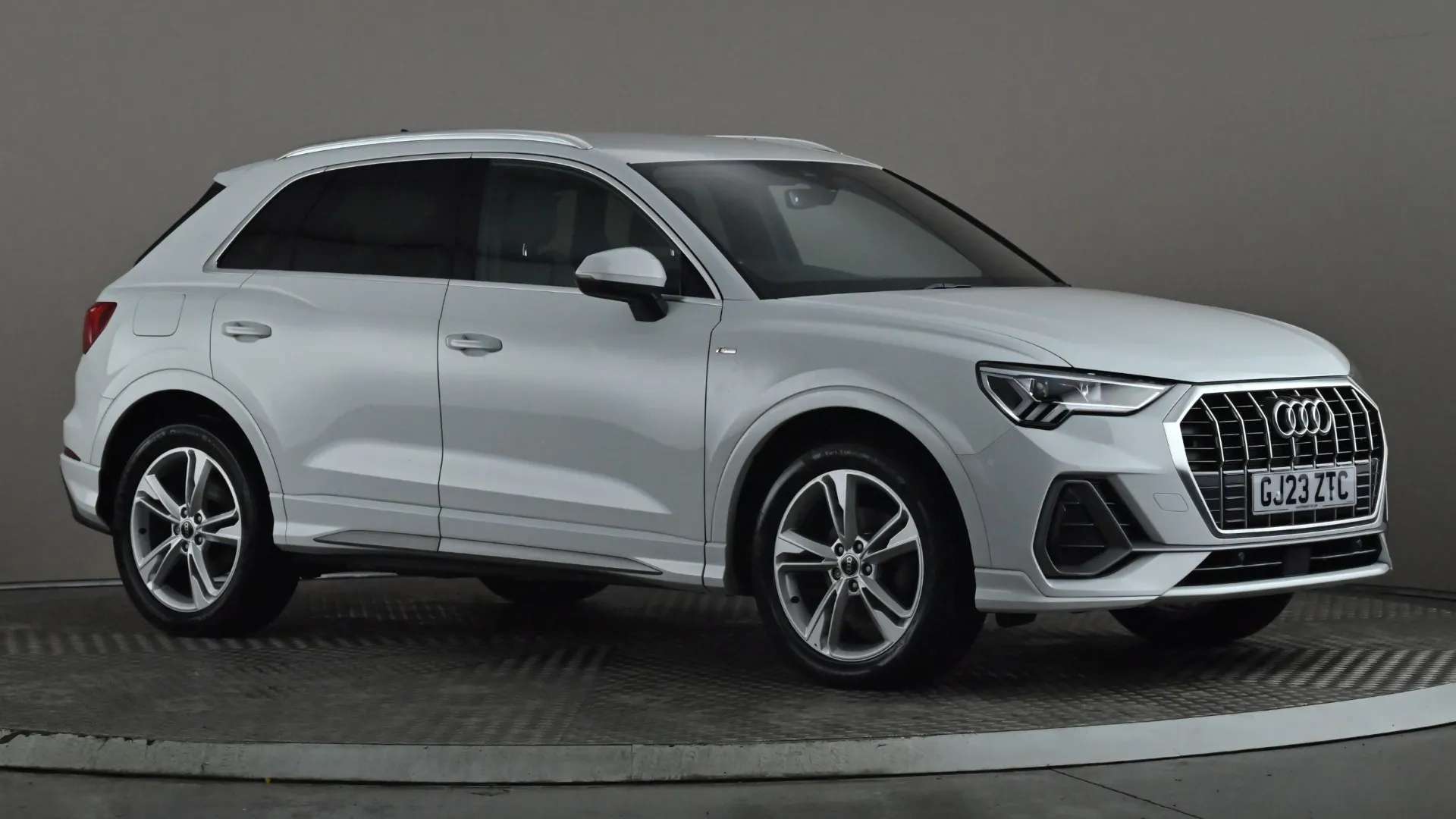 A 2023 AUDI Q3 35 TFSI S Line S Tronic A 2023 AUDI Q3 35 TFSI S Line S Tronic