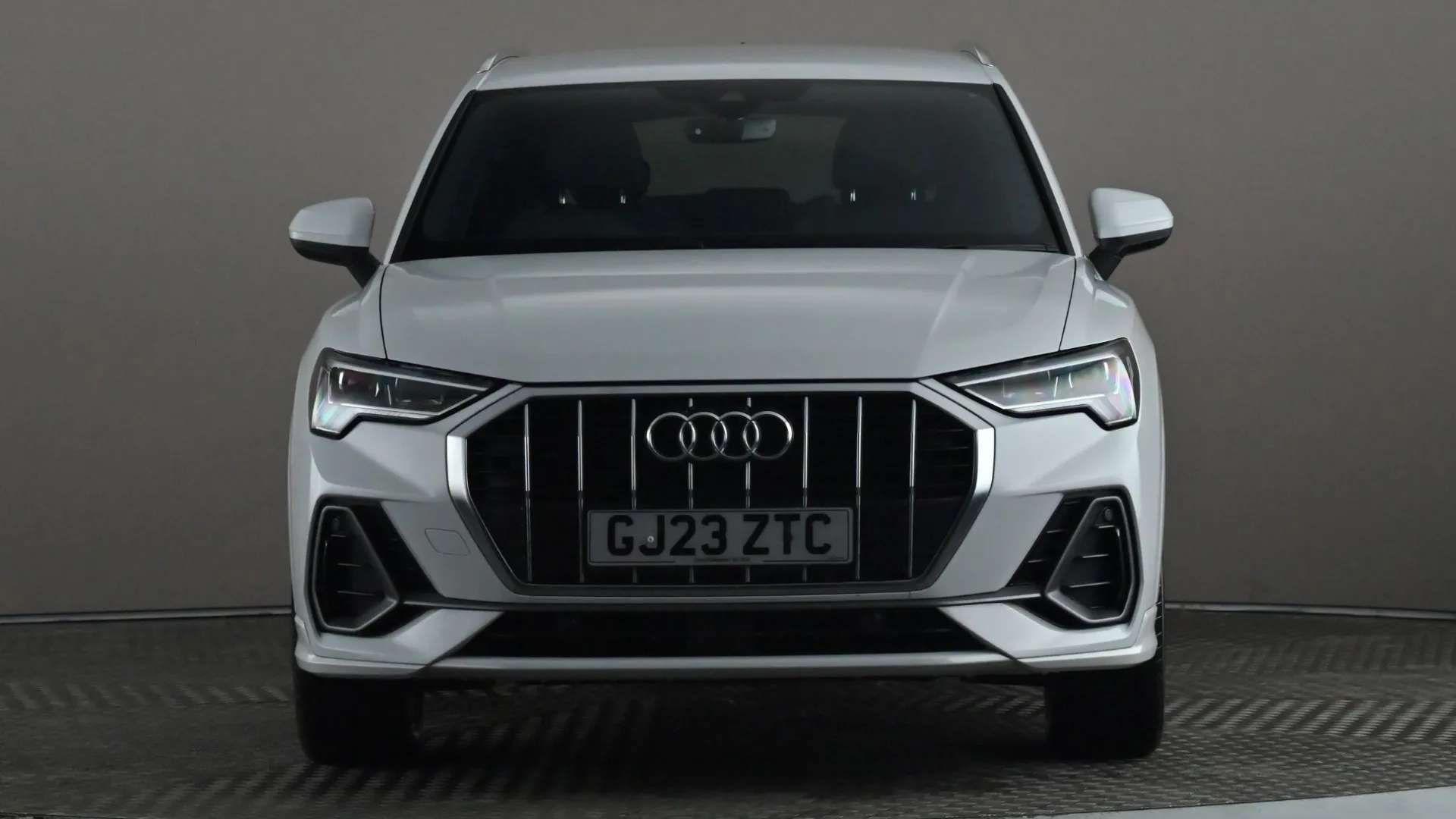 A 2023 AUDI Q3 35 TFSI S Line S Tronic A 2023 AUDI Q3 35 TFSI S Line S Tronic