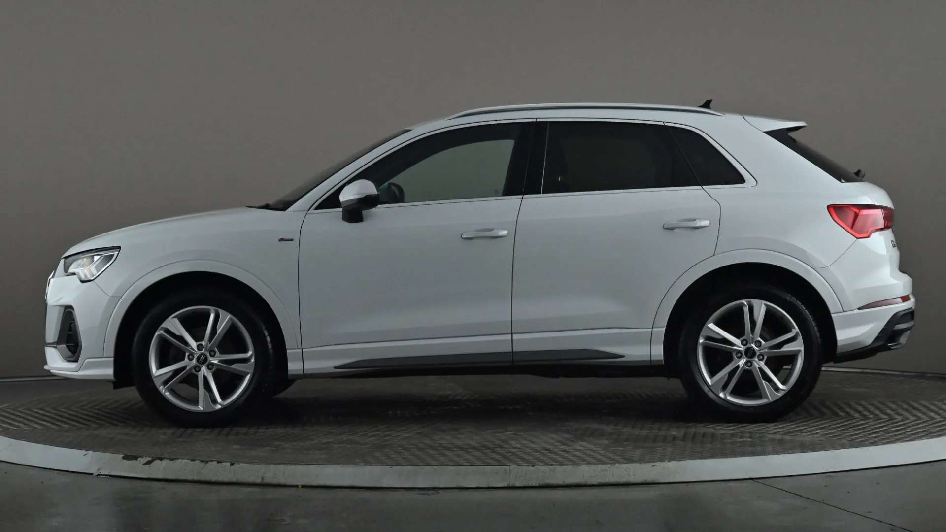 A 2023 AUDI Q3 35 TFSI S Line S Tronic A 2023 AUDI Q3 35 TFSI S Line S Tronic