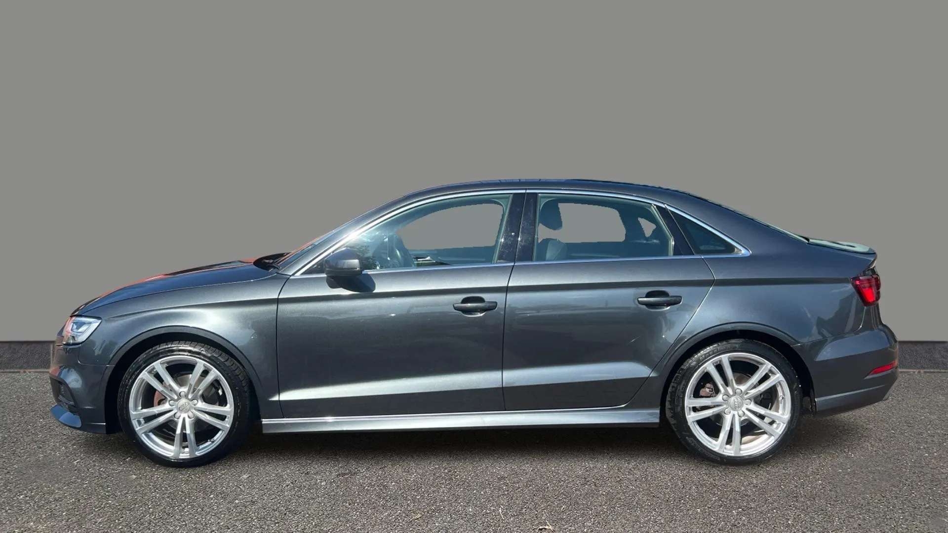 A 2019 AUDI A3 35 TFSI S Line S Tronic A 2019 AUDI A3 35 TFSI S Line S Tronic