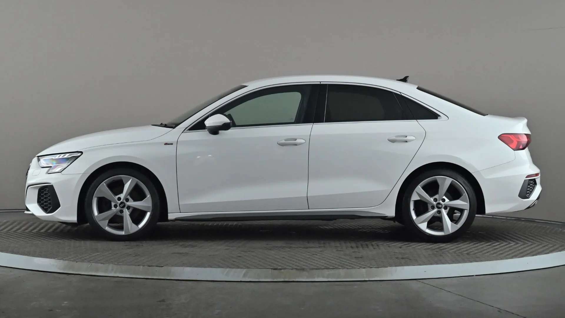 A 2021 AUDI A3 35 TFSI S Line S Tronic A 2021 AUDI A3 35 TFSI S Line S Tronic