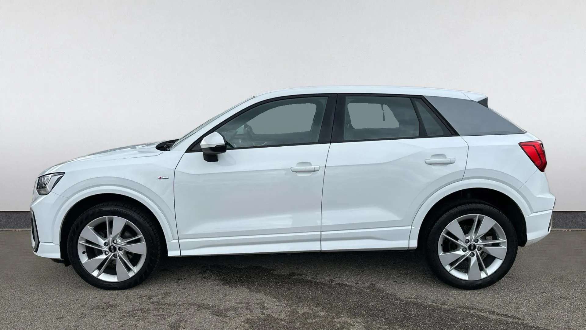 A 2022 AUDI Q2 35 TFSI S Line S Tronic A 2022 AUDI Q2 35 TFSI S Line S Tronic