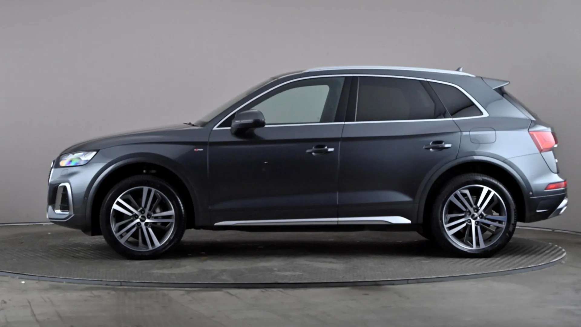 A 2023 AUDI Q5 50 TFSI e Quattro S Line S Tronic A 2023 AUDI Q5 50 TFSI e Quattro S Line S Tronic