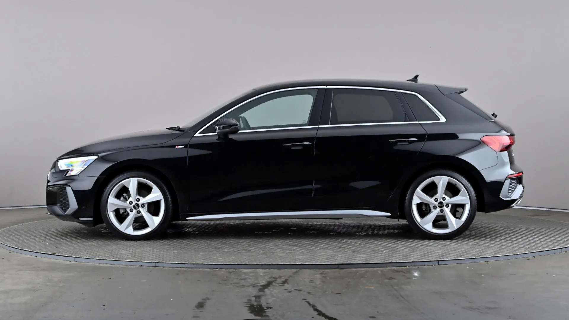 A 2021 AUDI A3 35 TFSI S Line S Tronic A 2021 AUDI A3 35 TFSI S Line S Tronic