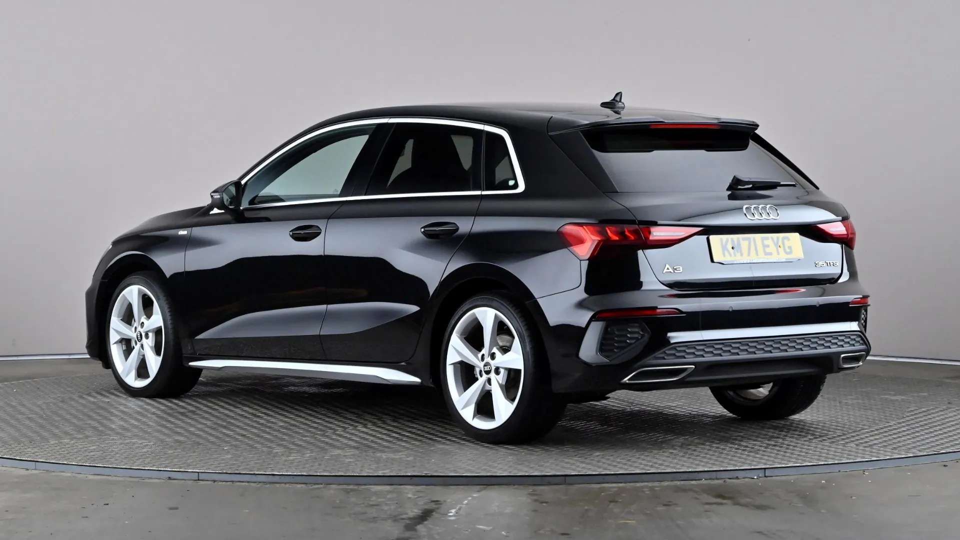 A 2021 AUDI A3 35 TFSI S Line S Tronic A 2021 AUDI A3 35 TFSI S Line S Tronic