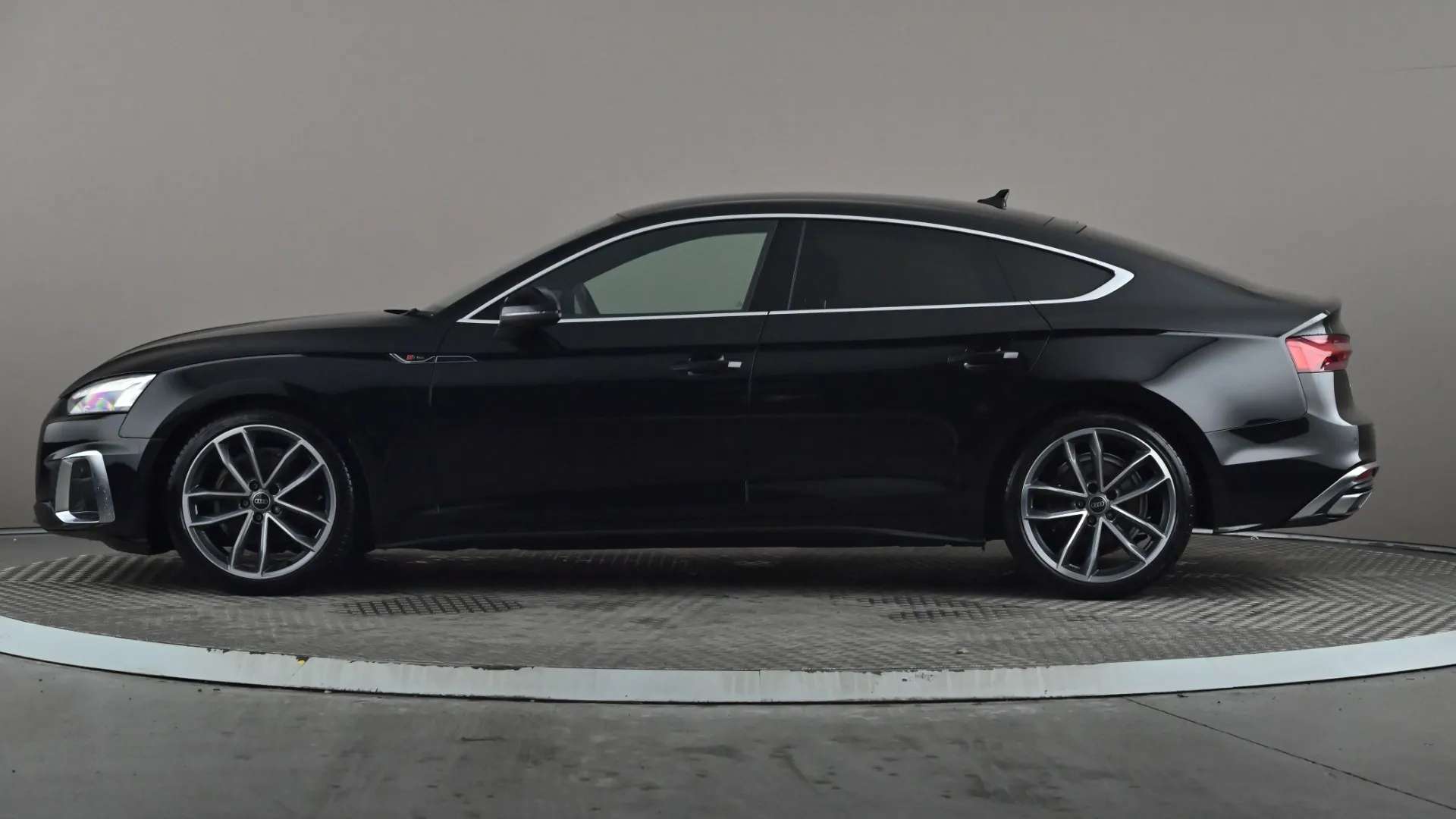 A 2022 AUDI A5 35 TDI S Line S Tronic A 2022 AUDI A5 35 TDI S Line S Tronic