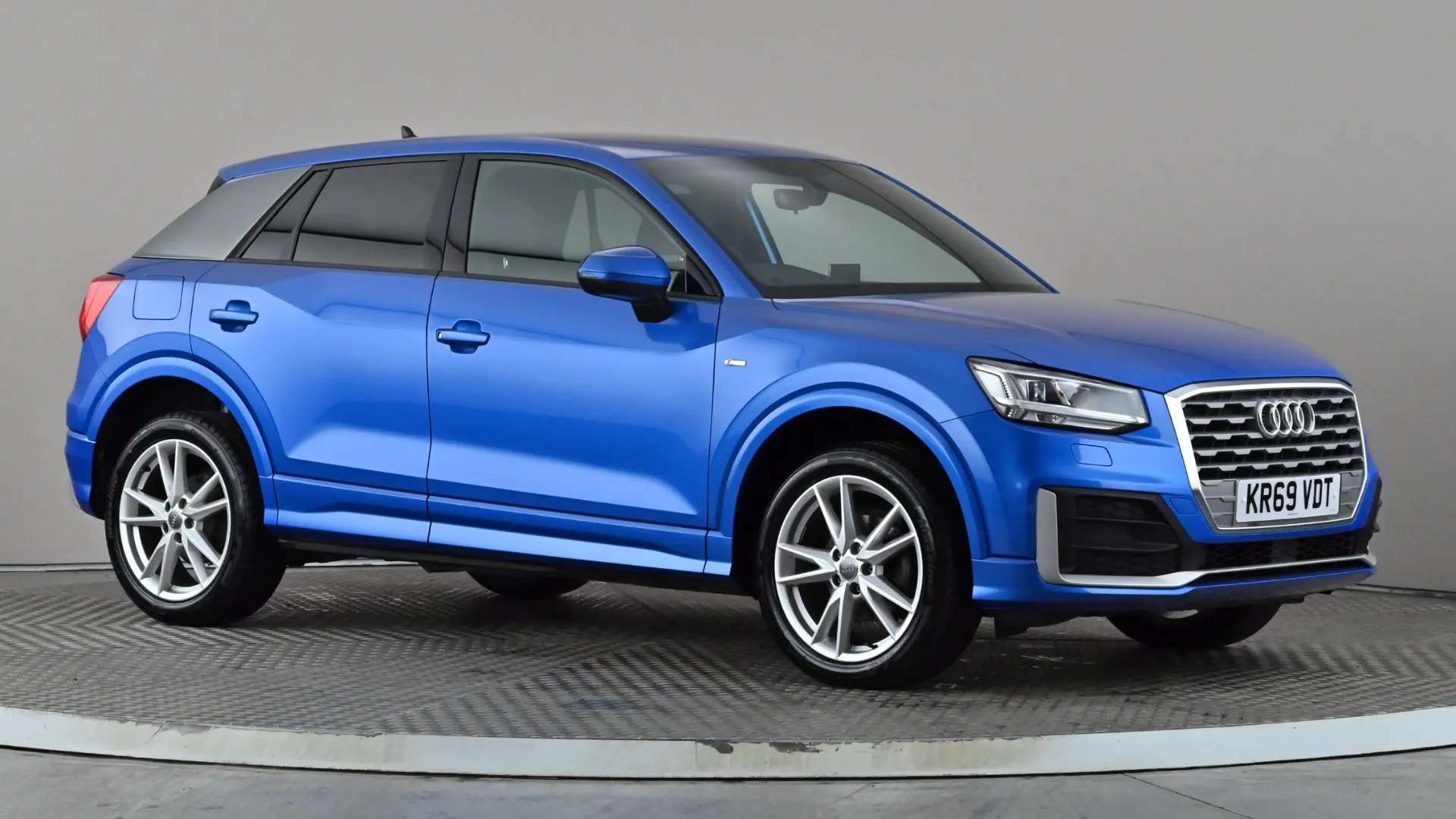 A 2019 AUDI Q2 35 TFSI S Line S Tronic A 2019 AUDI Q2 35 TFSI S Line S Tronic
