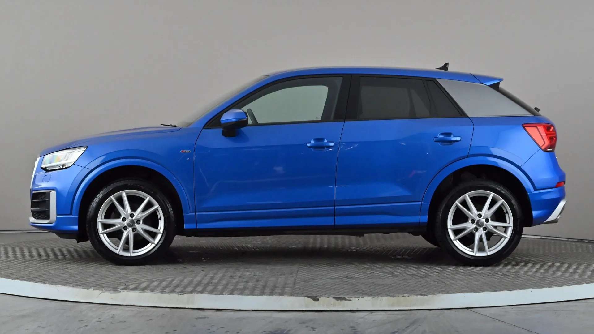 A 2019 AUDI Q2 35 TFSI S Line S Tronic A 2019 AUDI Q2 35 TFSI S Line S Tronic