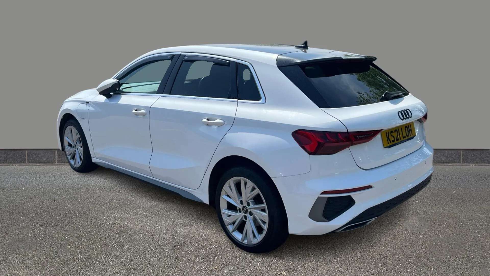 A 2021 AUDI A3 40 TFSI e S Line S Tronic A 2021 AUDI A3 40 TFSI e S Line S Tronic