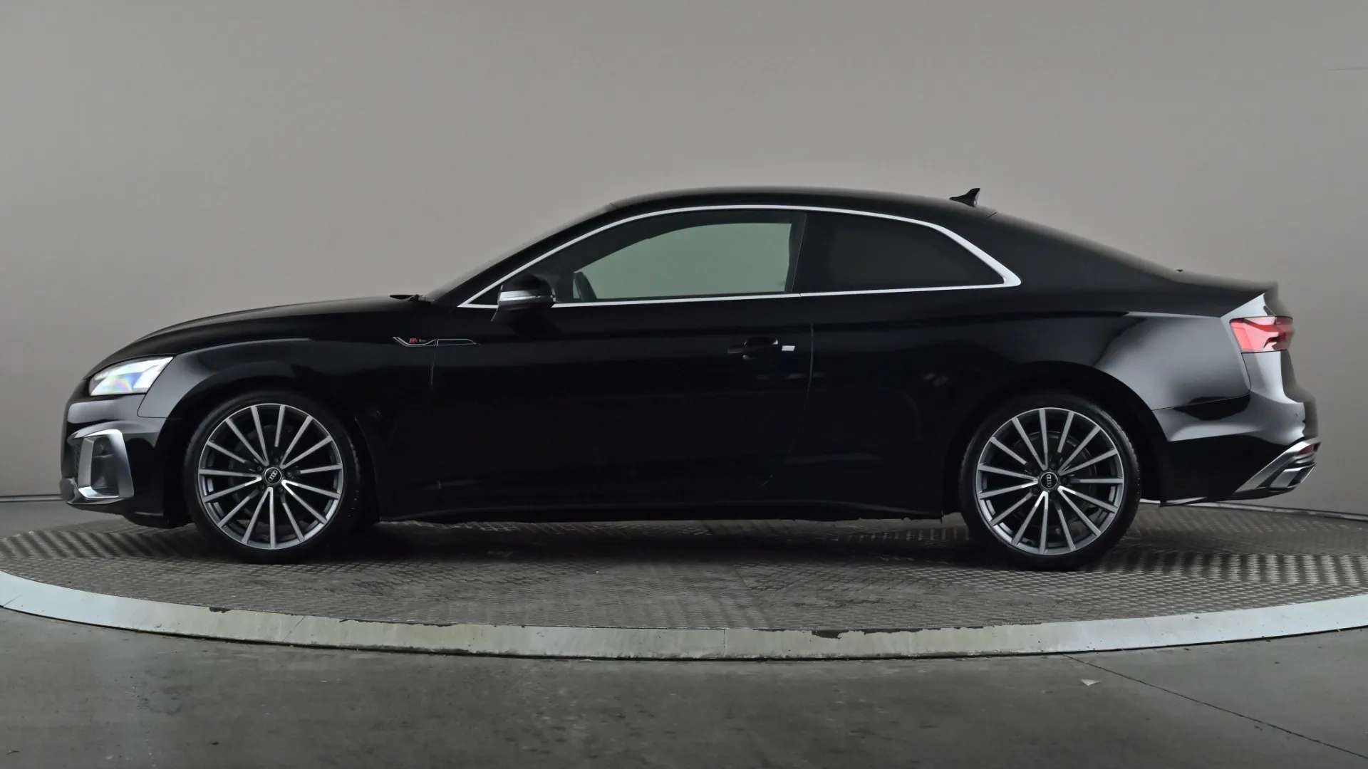 A 2021 AUDI A5 35 TFSI S Line S Tronic A 2021 AUDI A5 35 TFSI S Line S Tronic