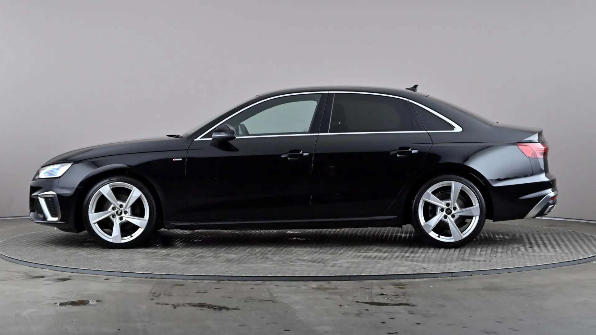 A 2022 AUDI A4 35 TFSI S Line S Tronic A 2022 AUDI A4 35 TFSI S Line S Tronic