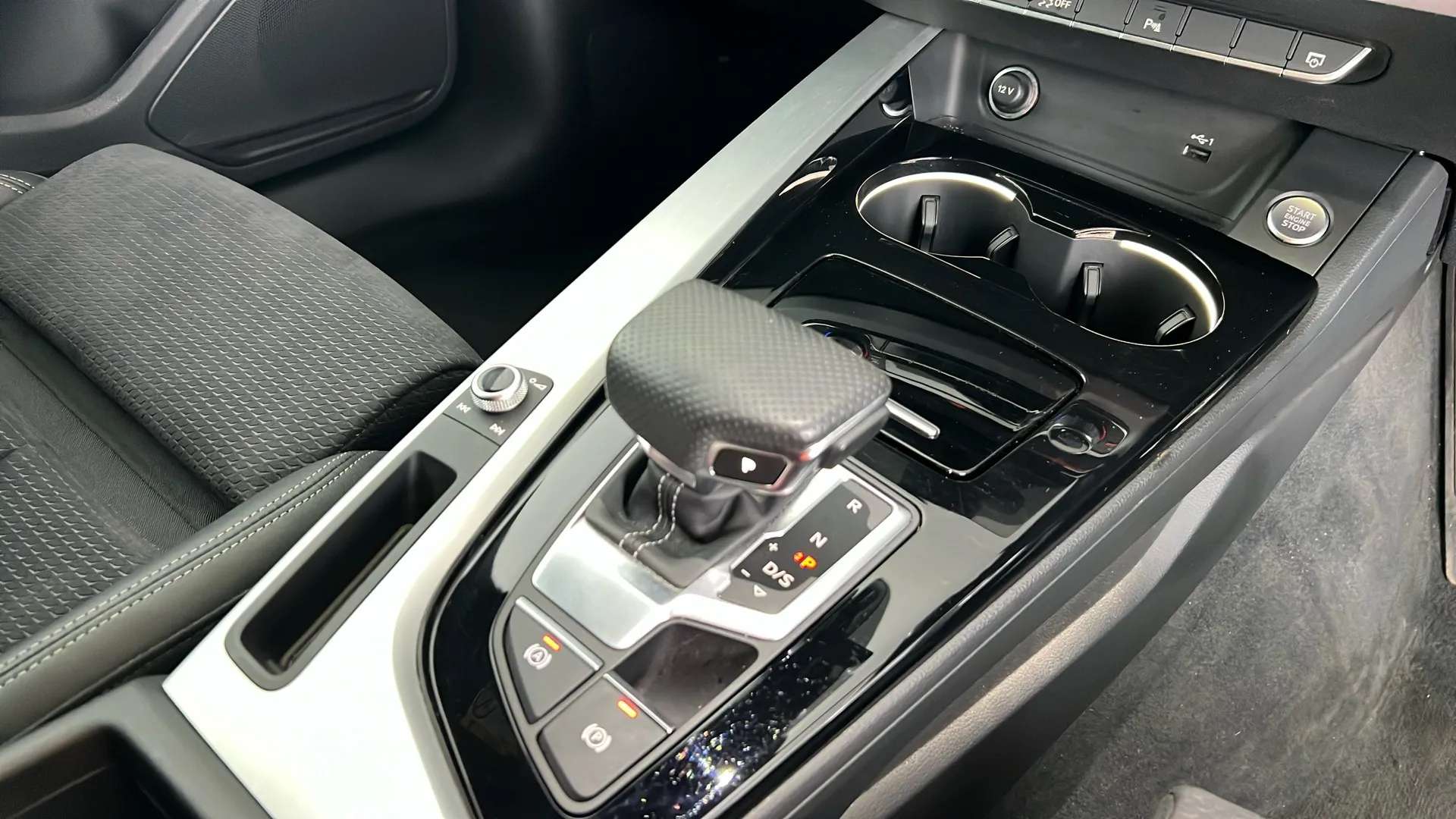 2022 AUDI A4 2022 AUDI A4