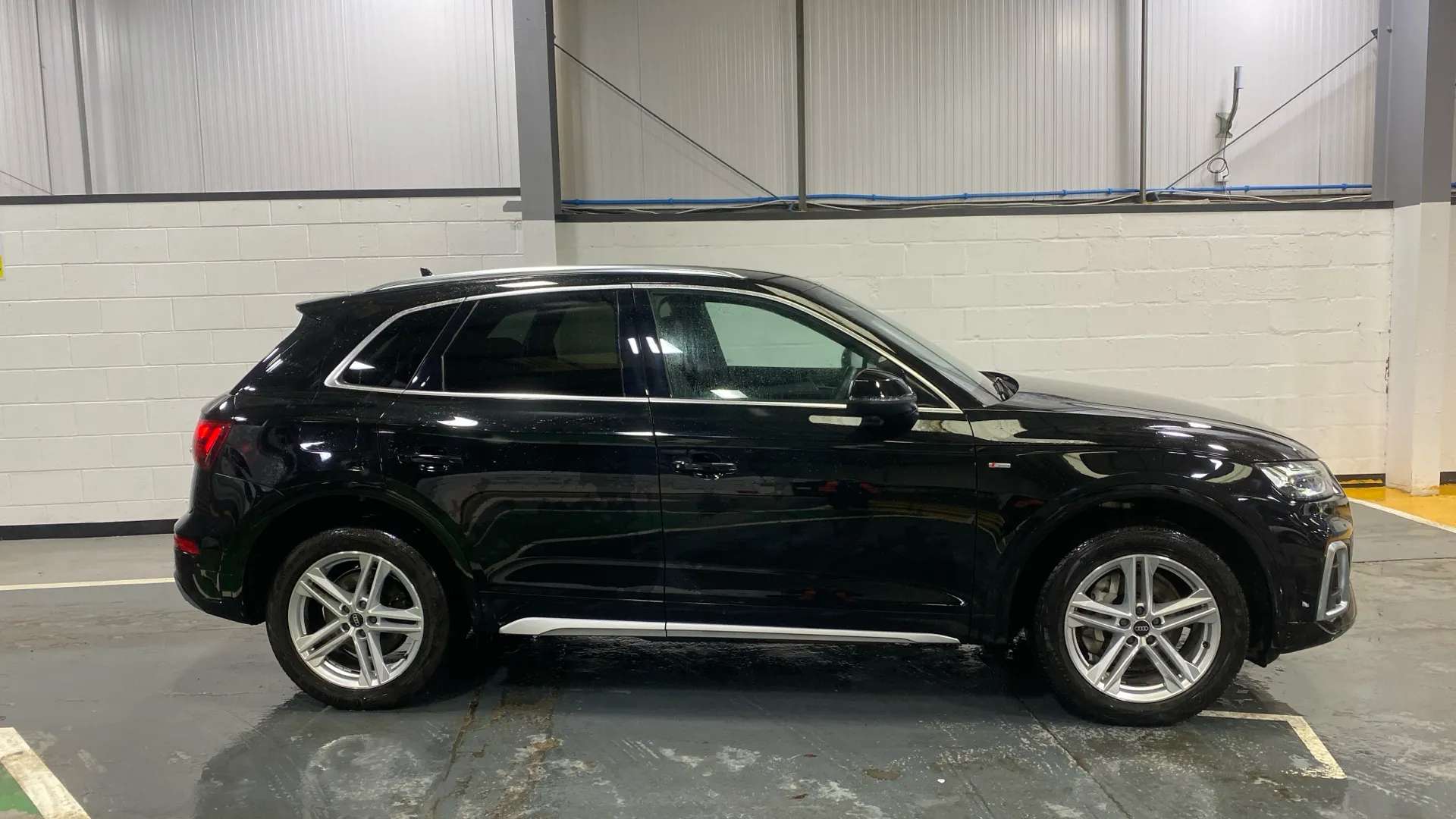 A 2023 AUDI Q5 40 TDI Quattro S Line S Tronic A 2023 AUDI Q5 40 TDI Quattro S Line S Tronic