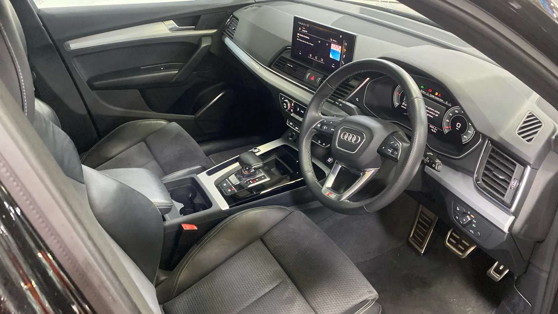 A 2023 AUDI Q5 40 TDI Quattro S Line S Tronic A 2023 AUDI Q5 40 TDI Quattro S Line S Tronic