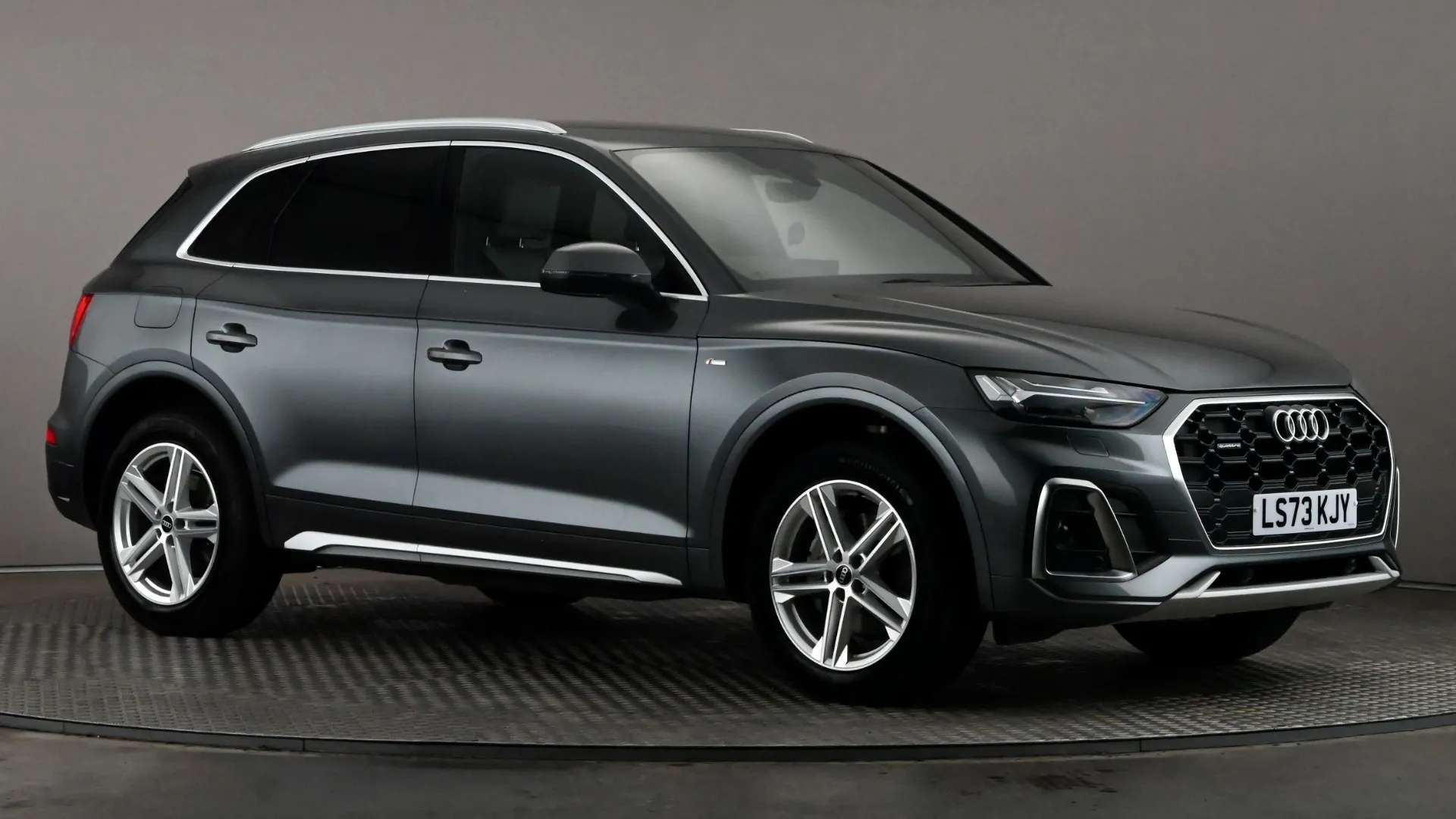 A 2023 AUDI Q5 40 TDI Quattro S Line S Tronic A 2023 AUDI Q5 40 TDI Quattro S Line S Tronic