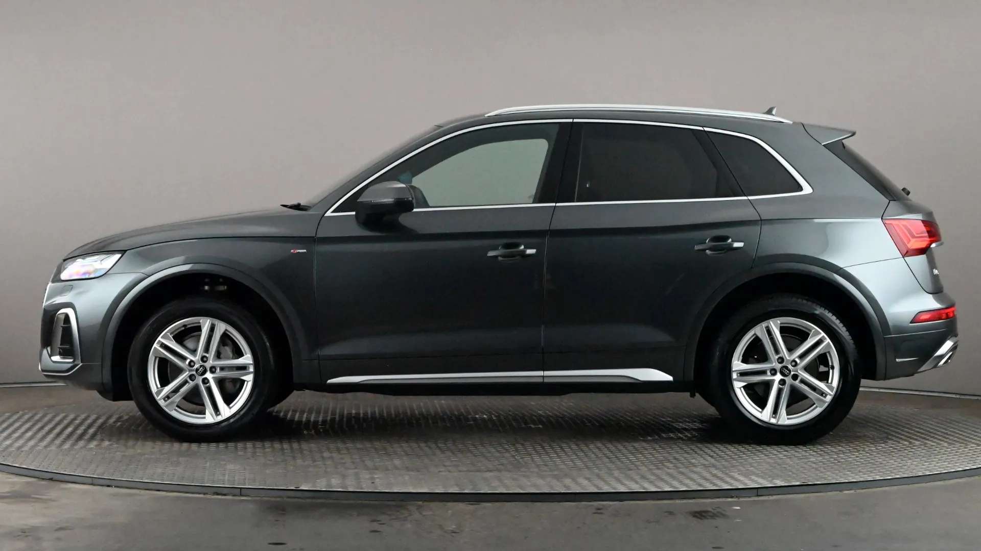 A 2023 AUDI Q5 40 TDI Quattro S Line S Tronic A 2023 AUDI Q5 40 TDI Quattro S Line S Tronic
