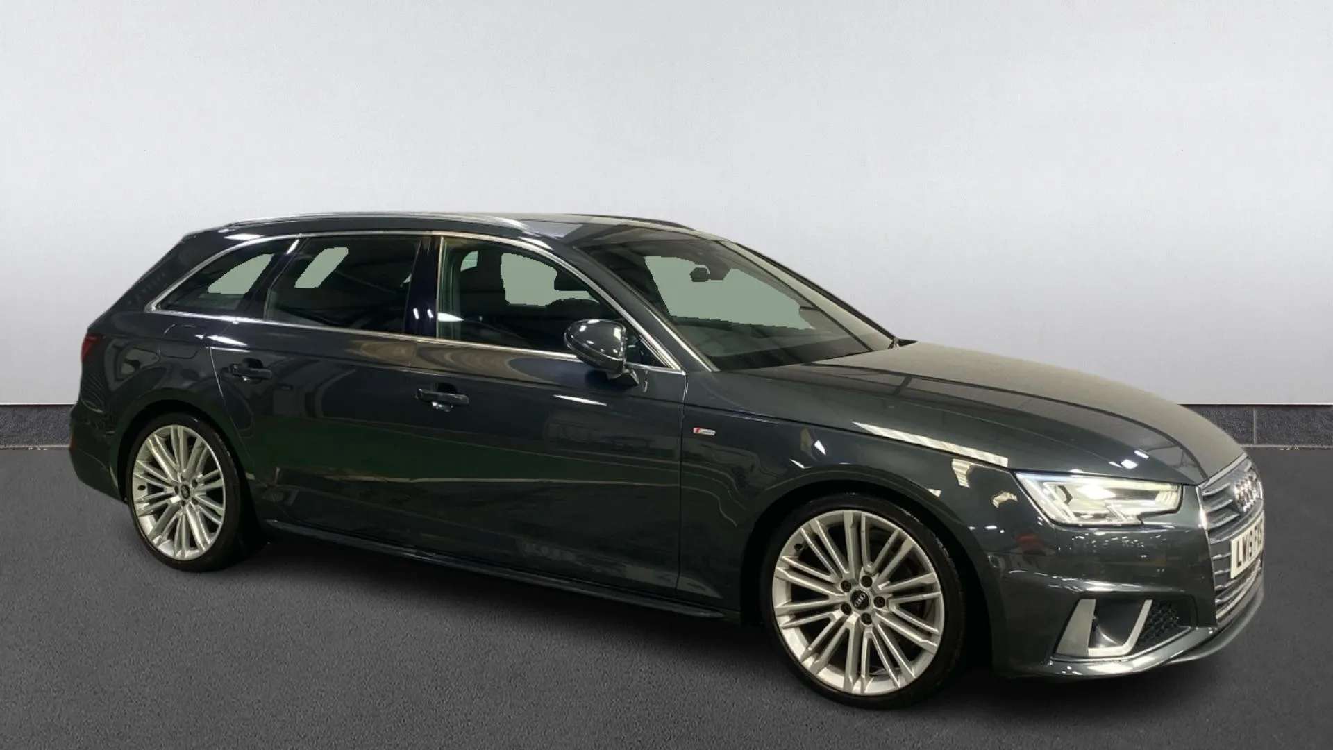 A 2019 AUDI A4 40 TFSI S Line S Tronic A 2019 AUDI A4 40 TFSI S Line S Tronic